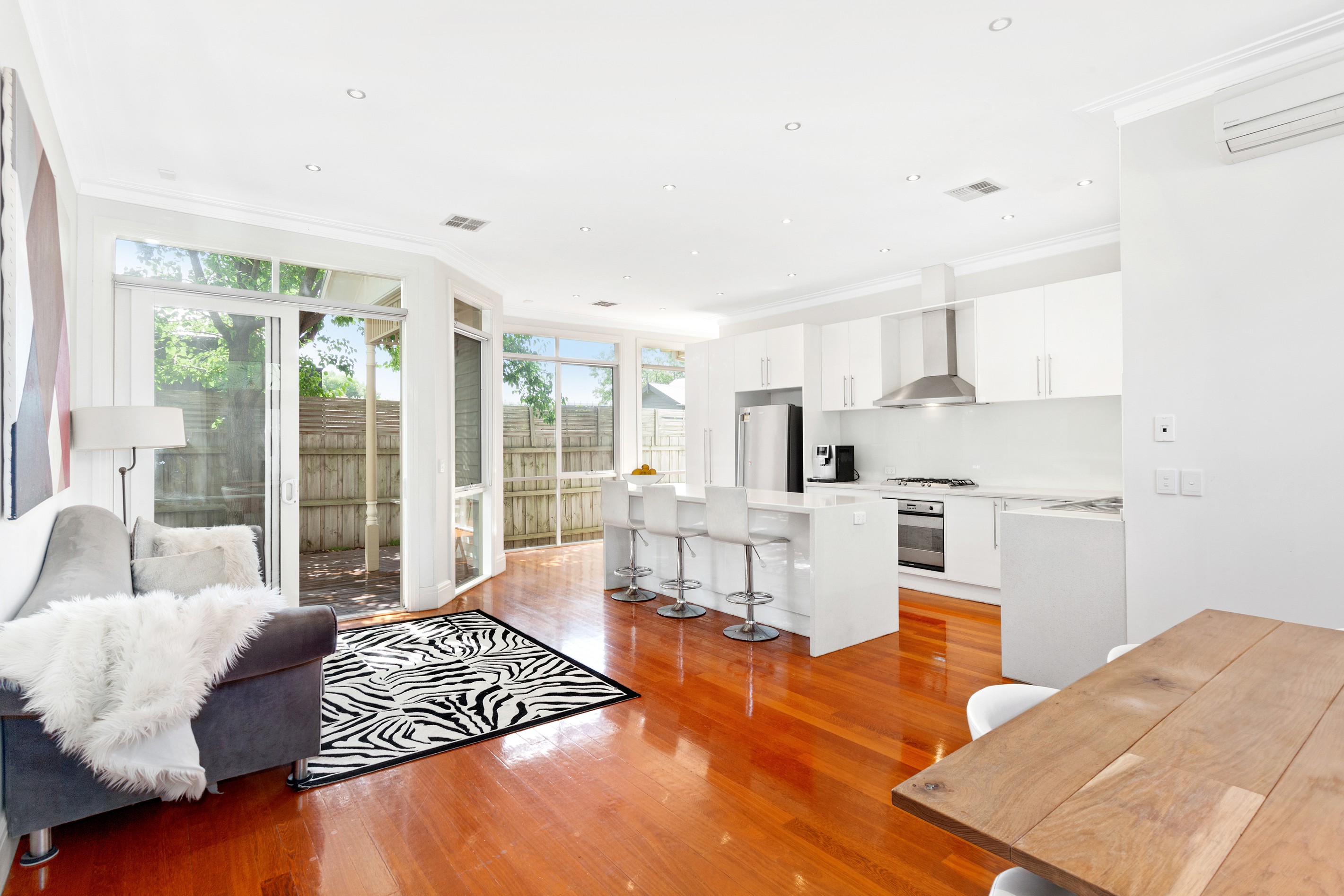 2 McPherson Avenue, Carnegie, VIC 3163