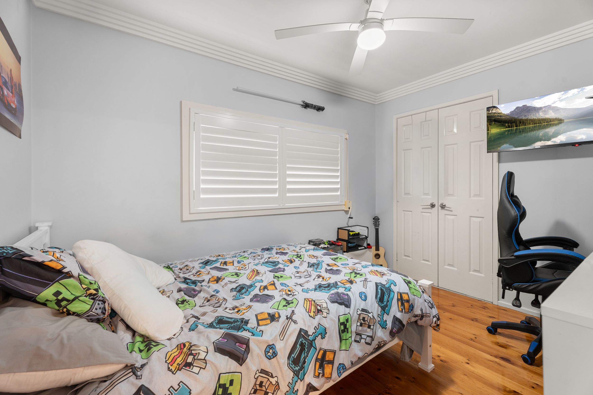 57 Warburton Crescent — photo 12 of 23