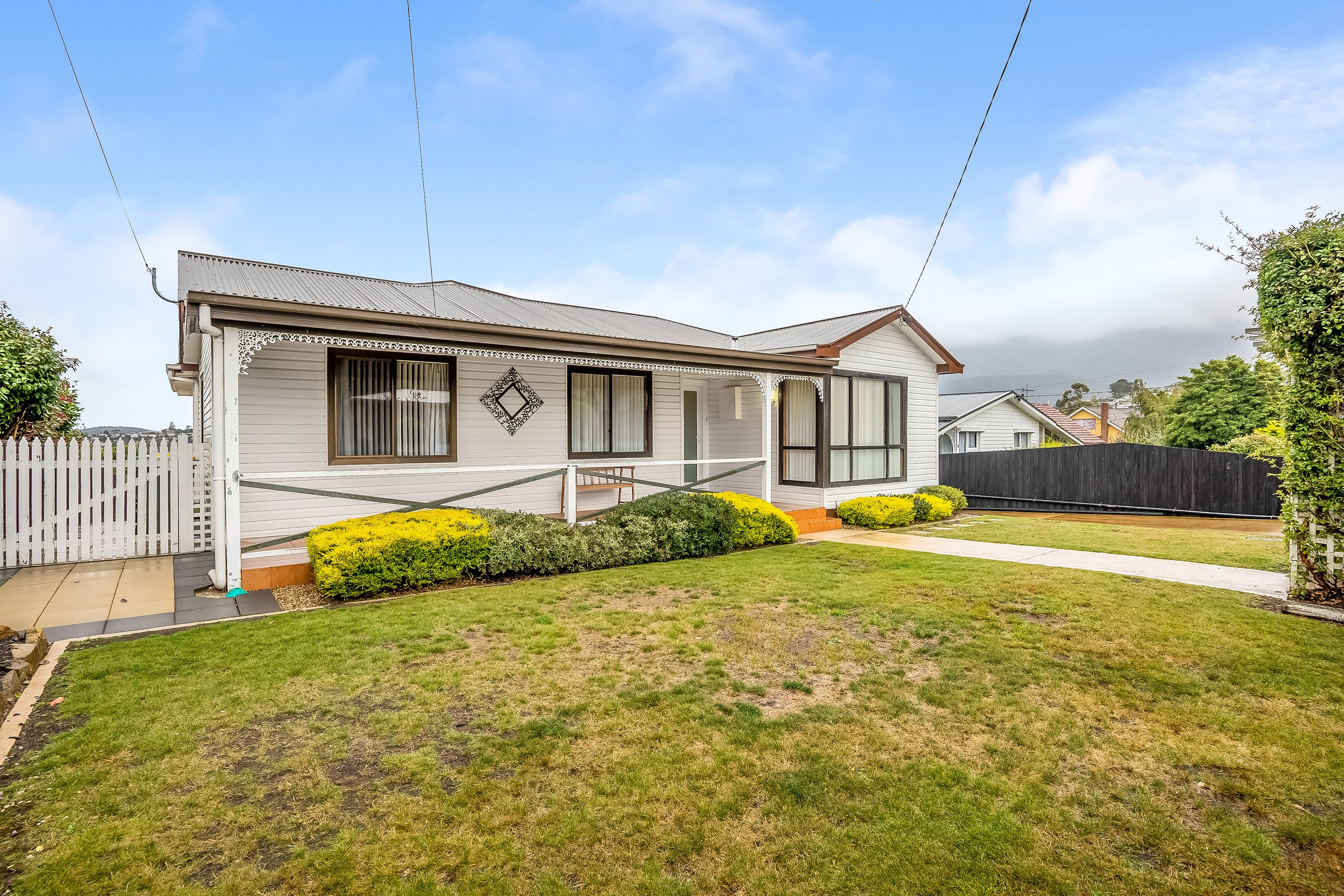 11 Huntley Street, Montrose TAS 7010