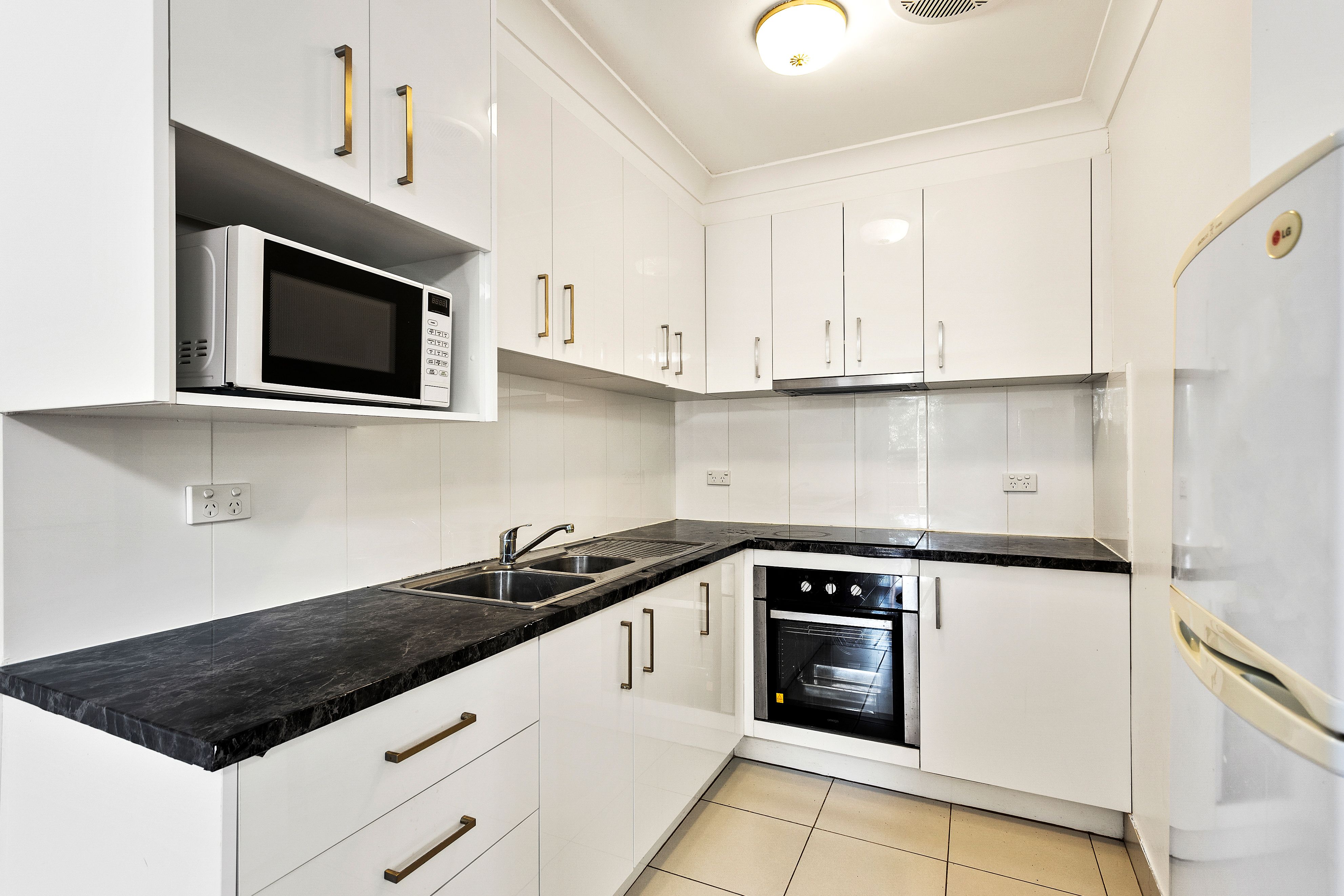 6 Cassian Street — photo 12 of 14