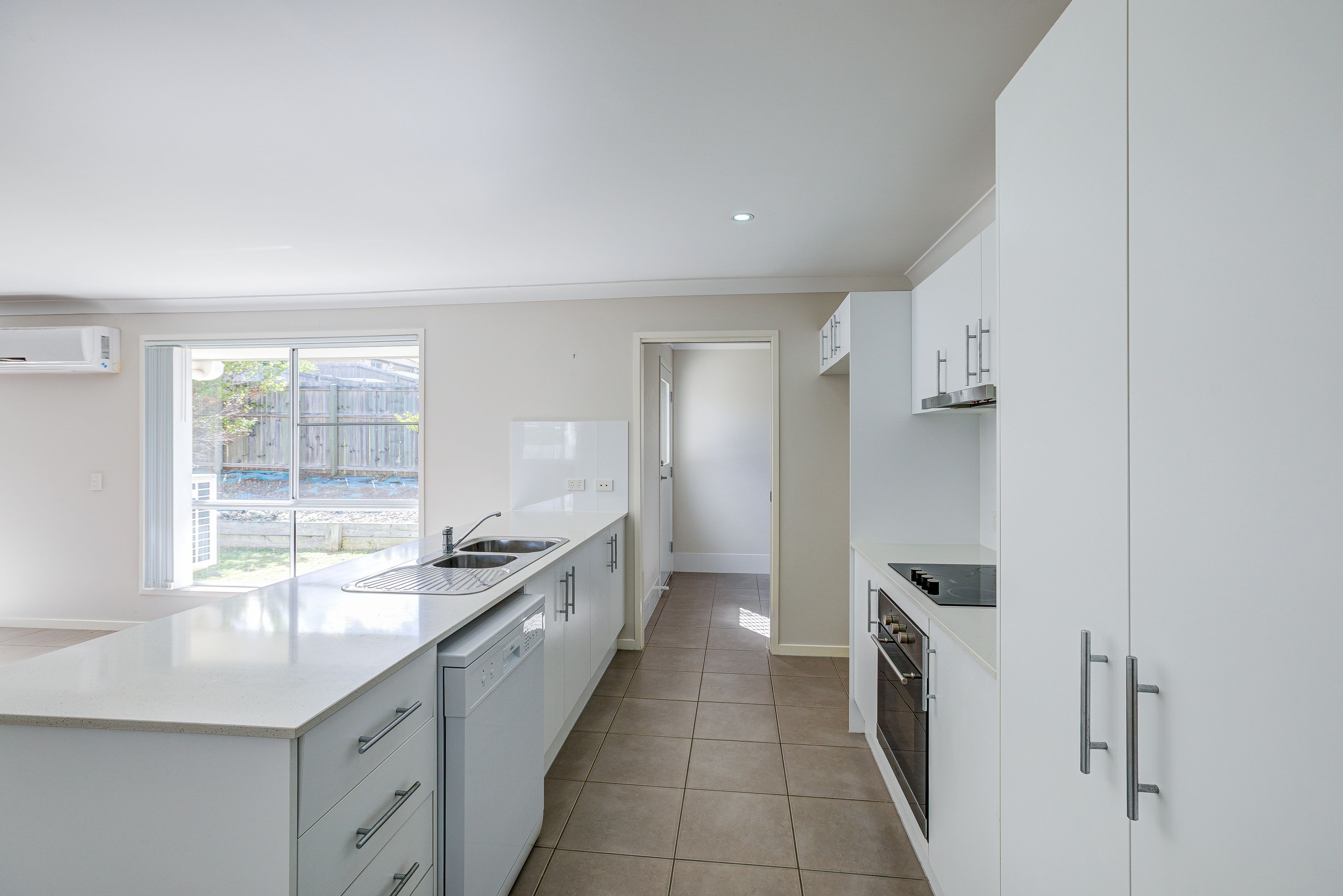 11 Honeypot Avenue, Springfield Lakes, QLD 4300