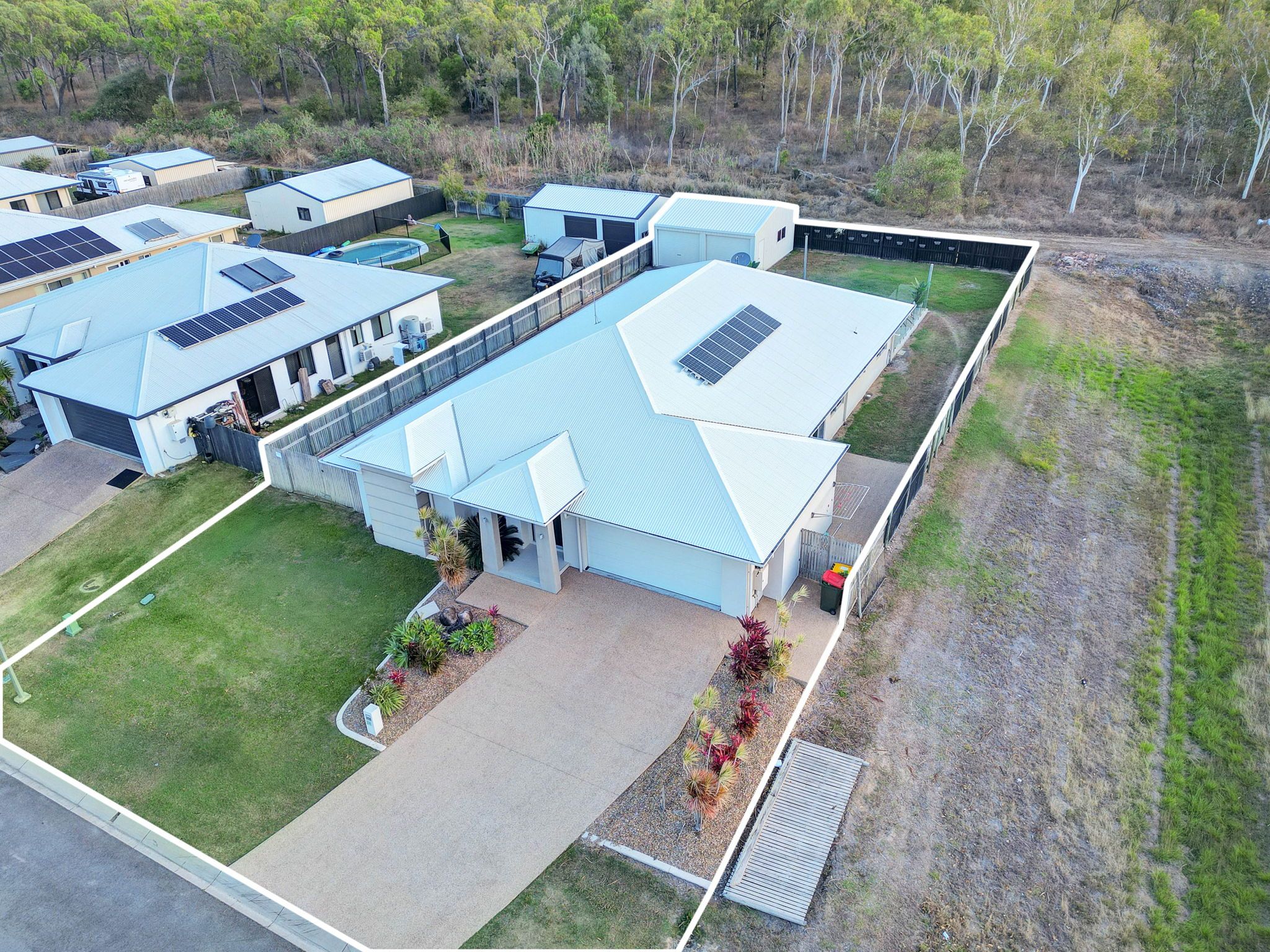 28 Bookara Gum Crescent, Mount Low, QLD 4818