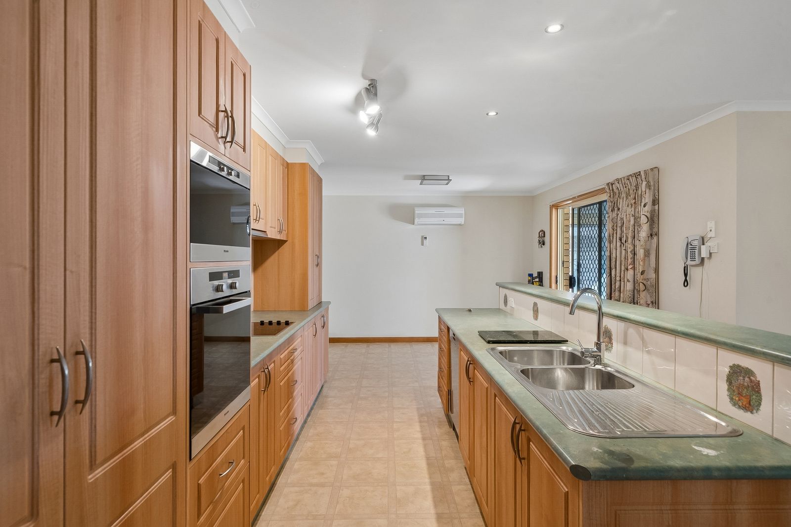 28 Barwon Street — photo 4 of 20