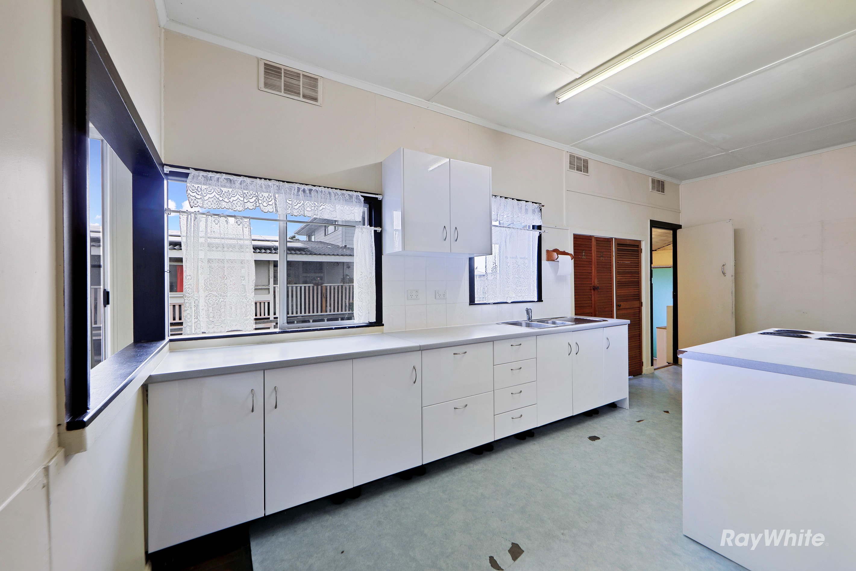 72 Bathurst Street, Elliott Heads, QLD 4670