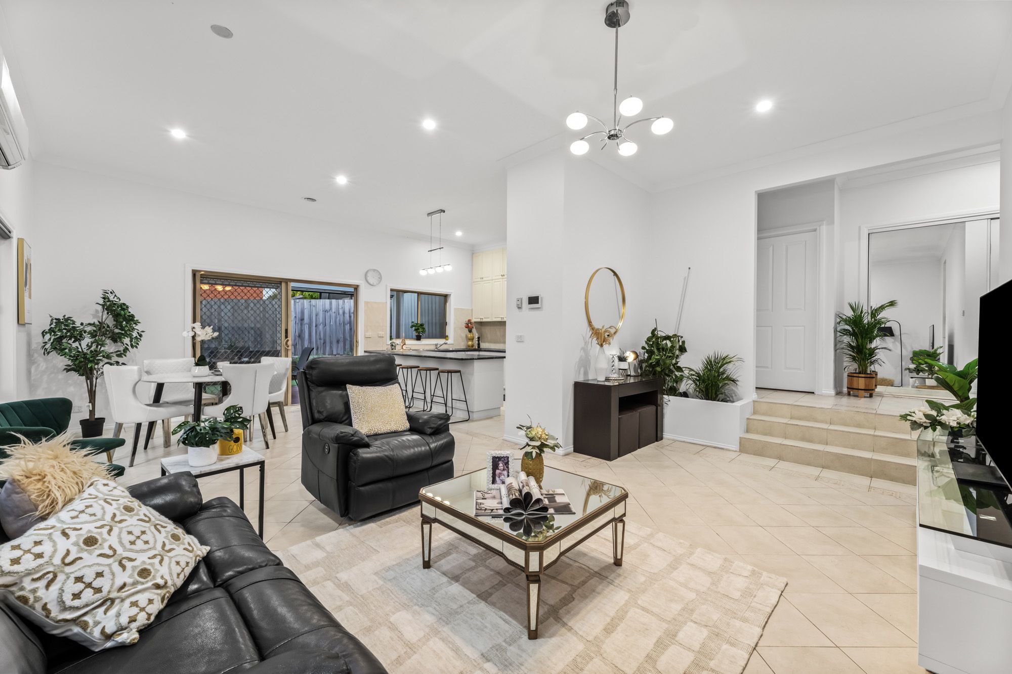 2/1 Emerald Street, Mount Waverley, VIC 3149