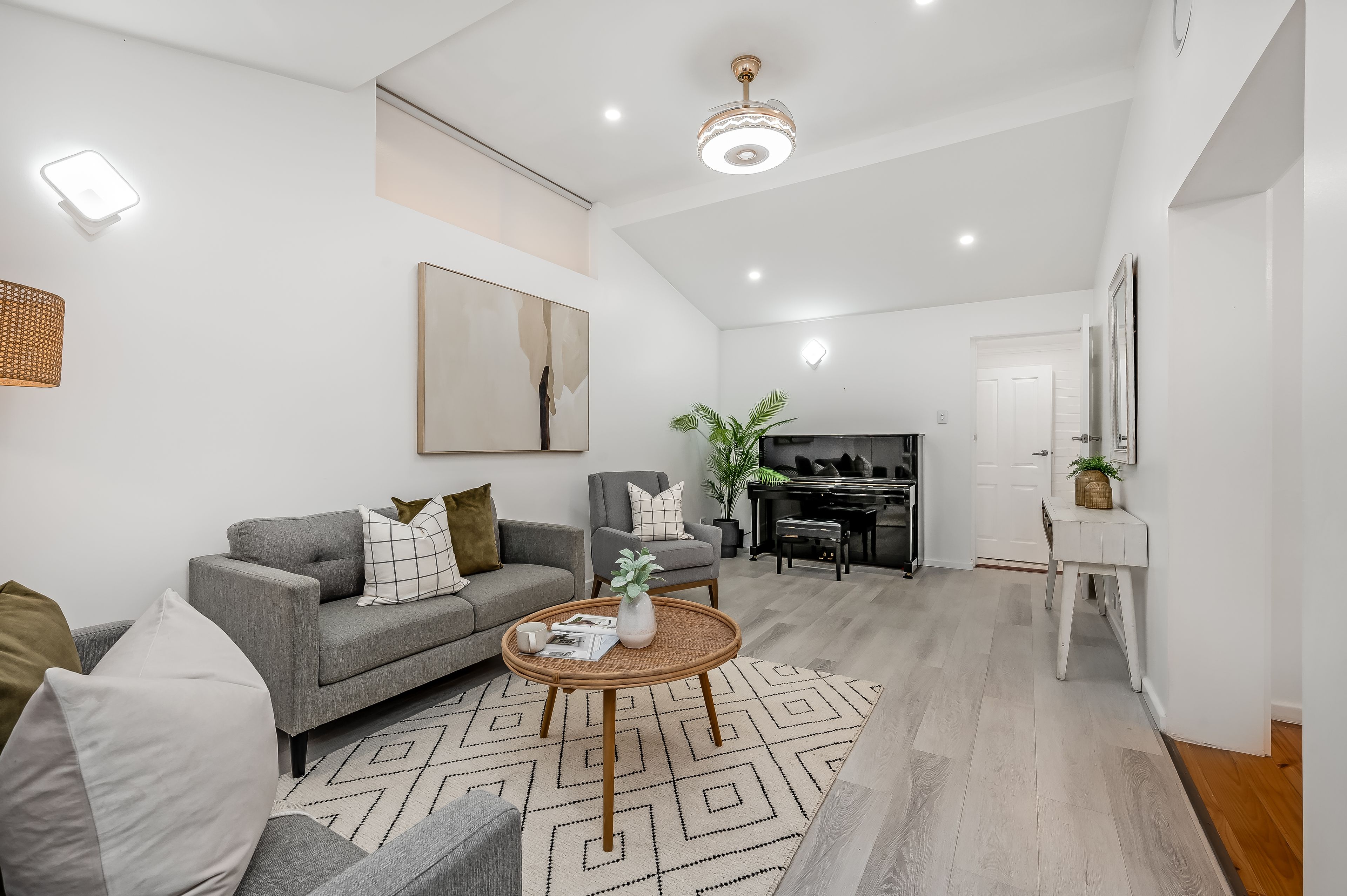 1 Duncan Avenue, Park Holme SA 5043