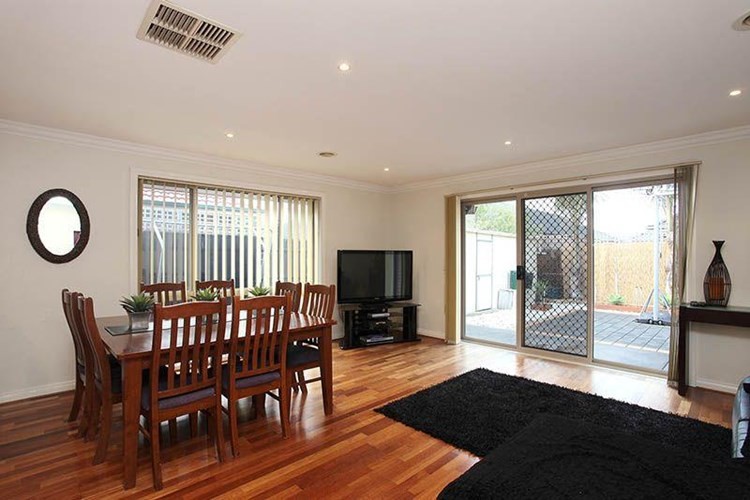 6 Lazar Grove, South Morang, VIC 3752