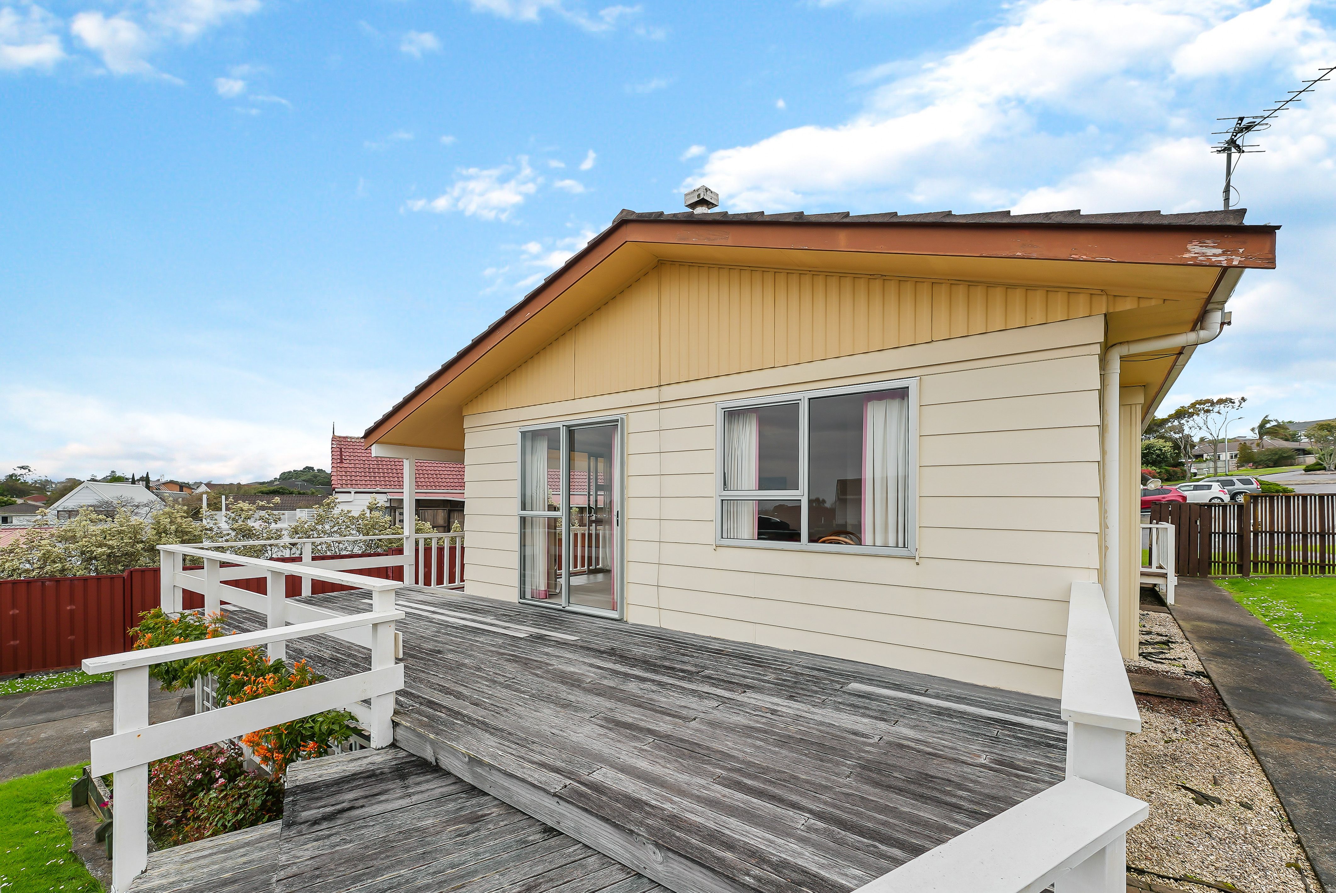 16 Kingussie Place, Highland Park, Manukau City