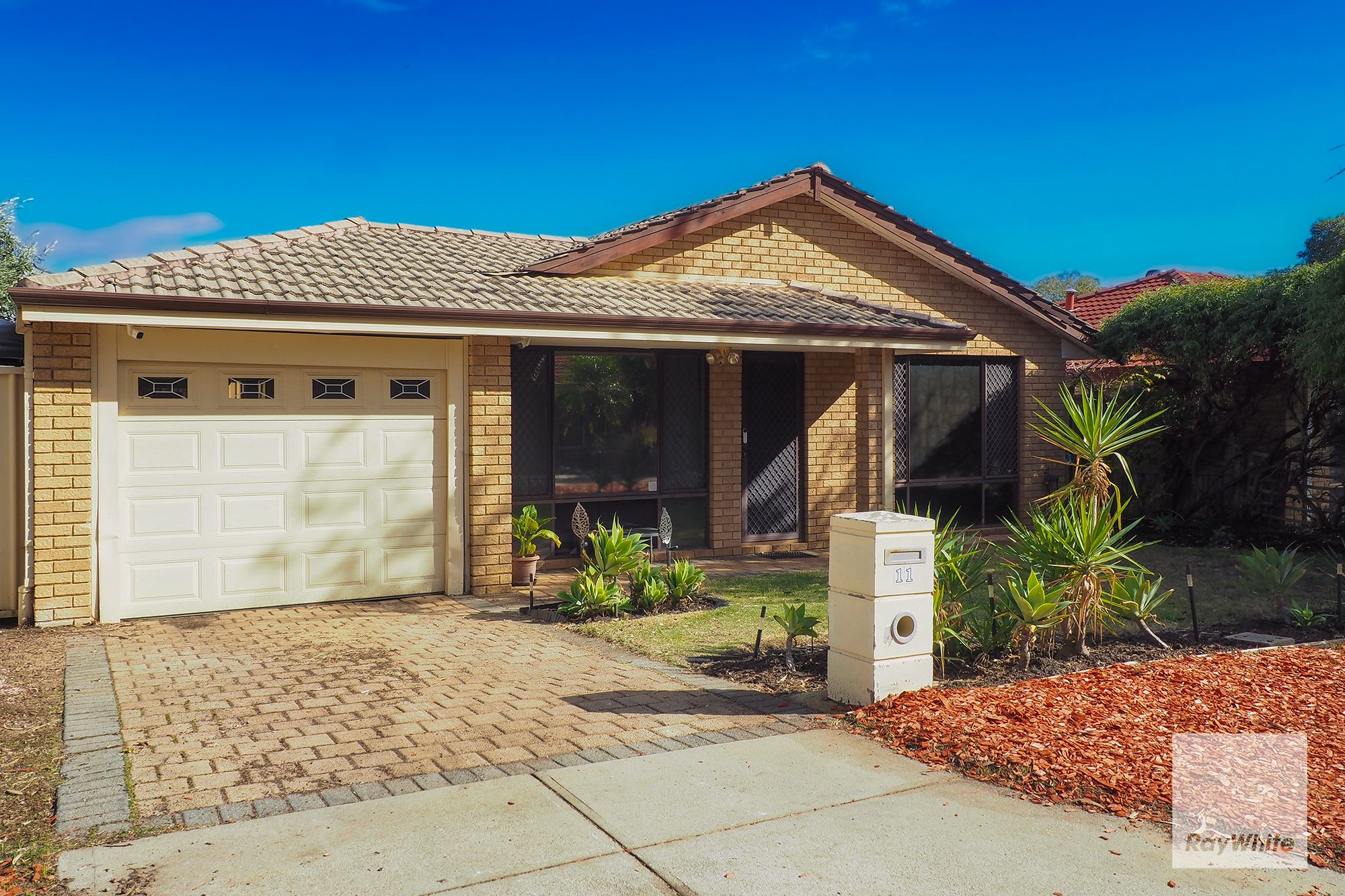 11 Yanderra Court, Stratton WA 6056