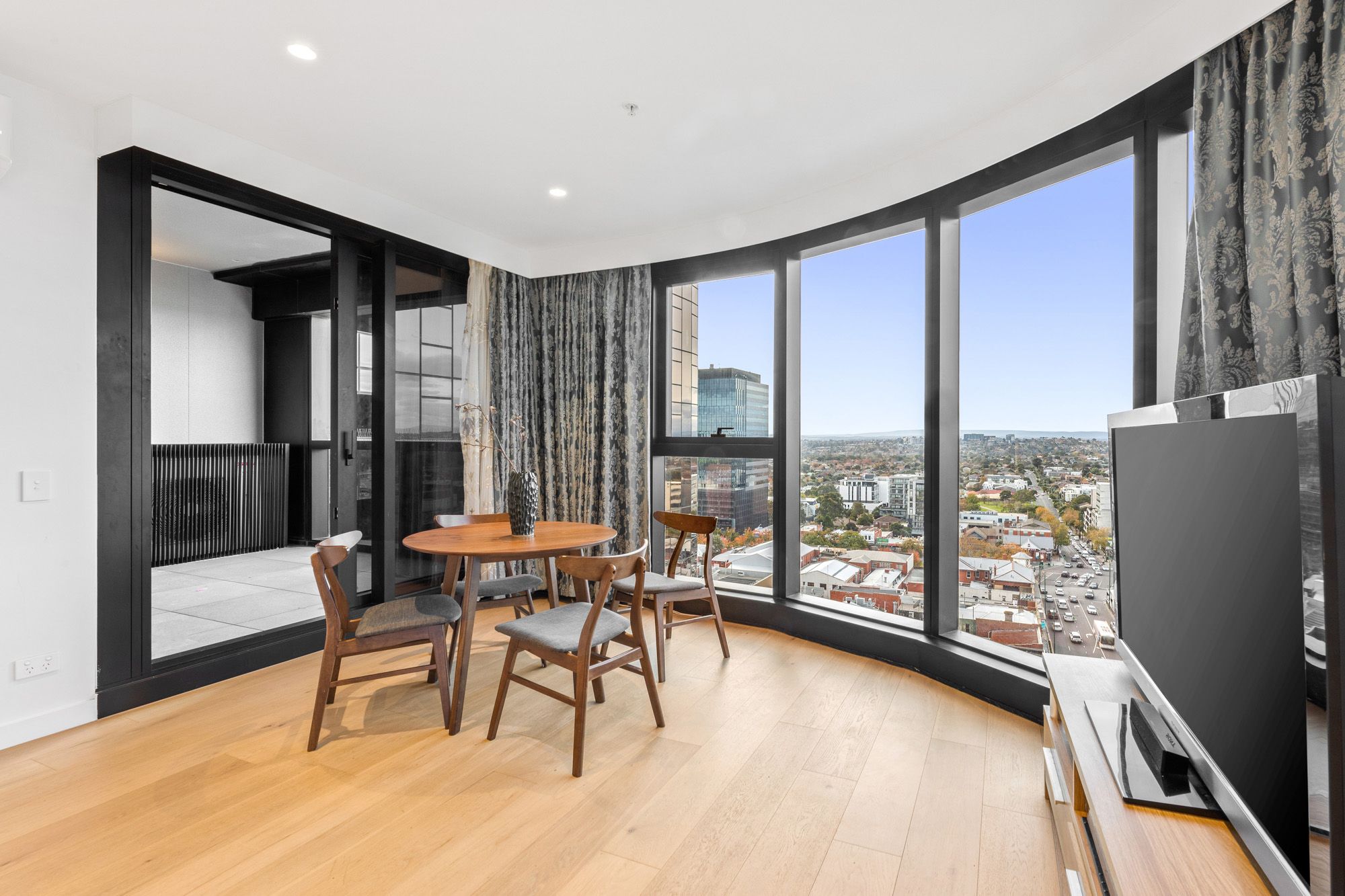 1112/545 Station Street, Box Hill, VIC 3128