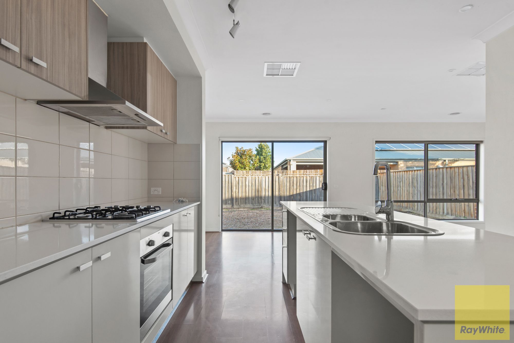 6 Chamberlain Way, Williams Landing, VIC 3027