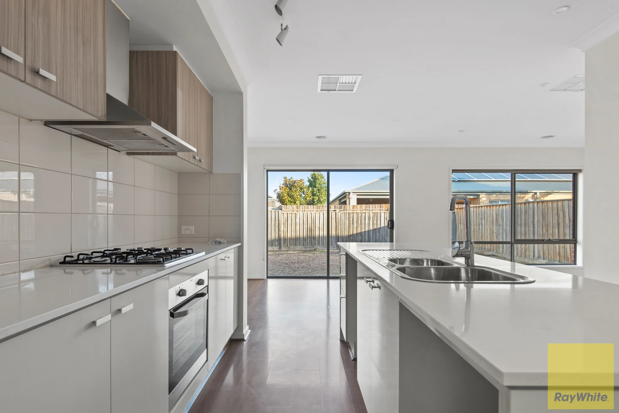6 Chamberlain Way, Williams Landing, VIC 3027