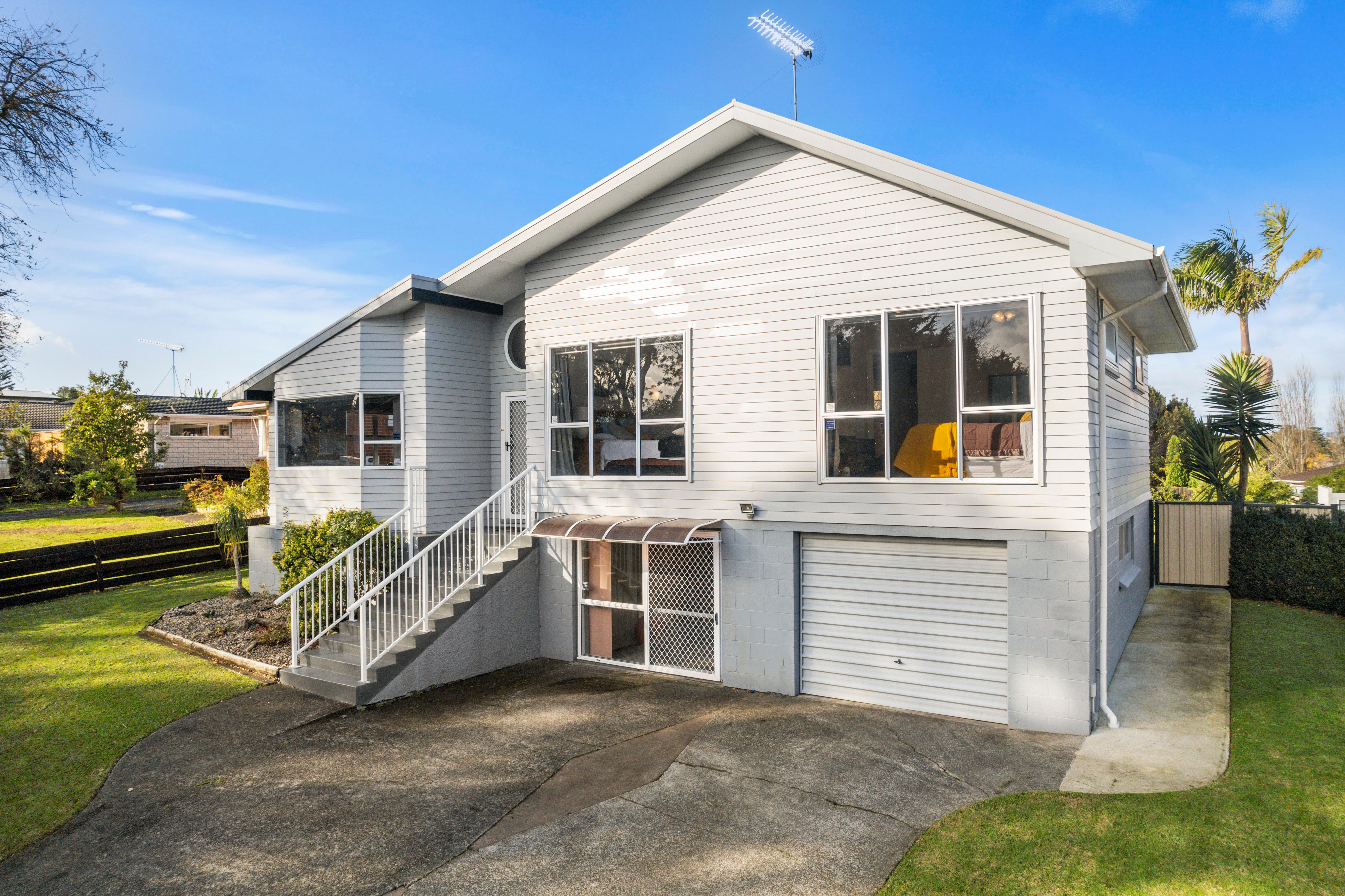 102 Gossamer Drive, Pakuranga, Manukau City