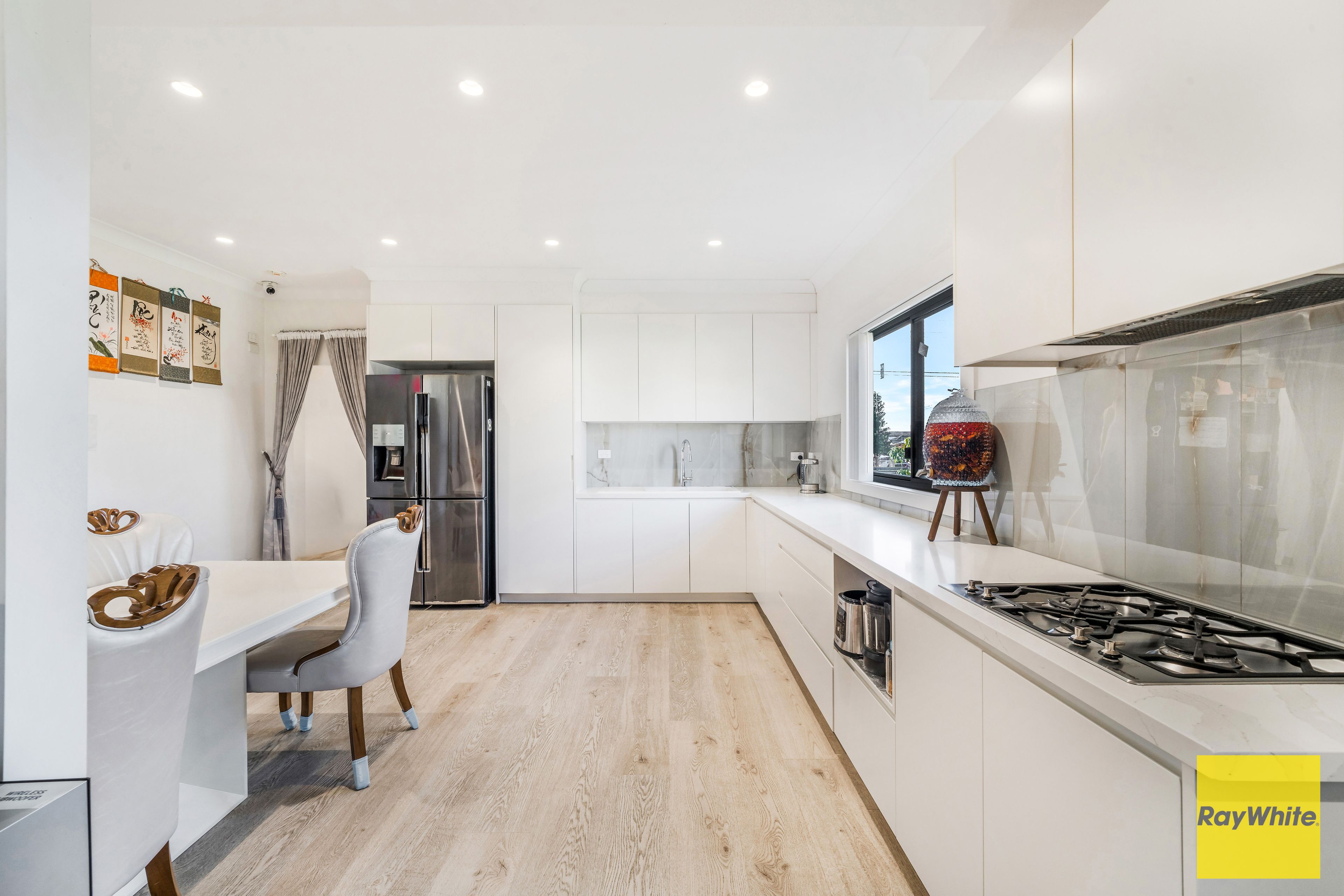 270 John Street — photo 6 of 19