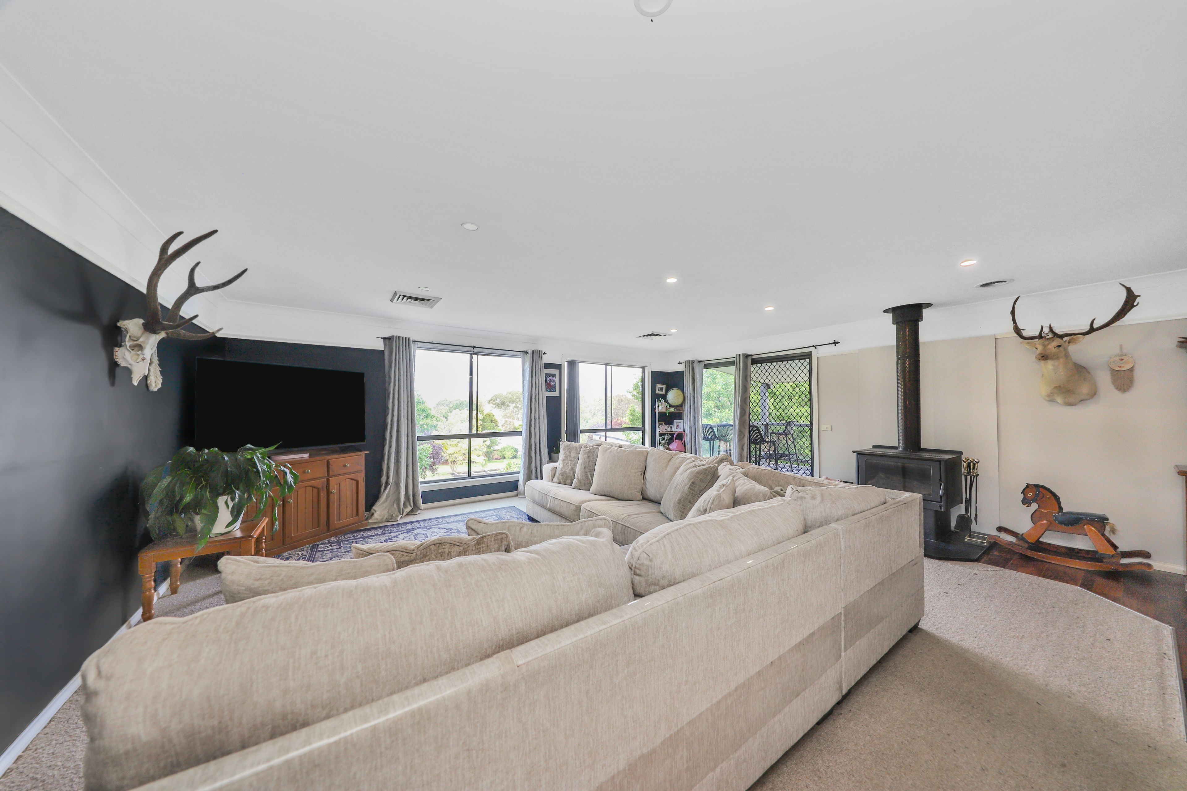 8 Bundara Crescent — photo 3 of 24