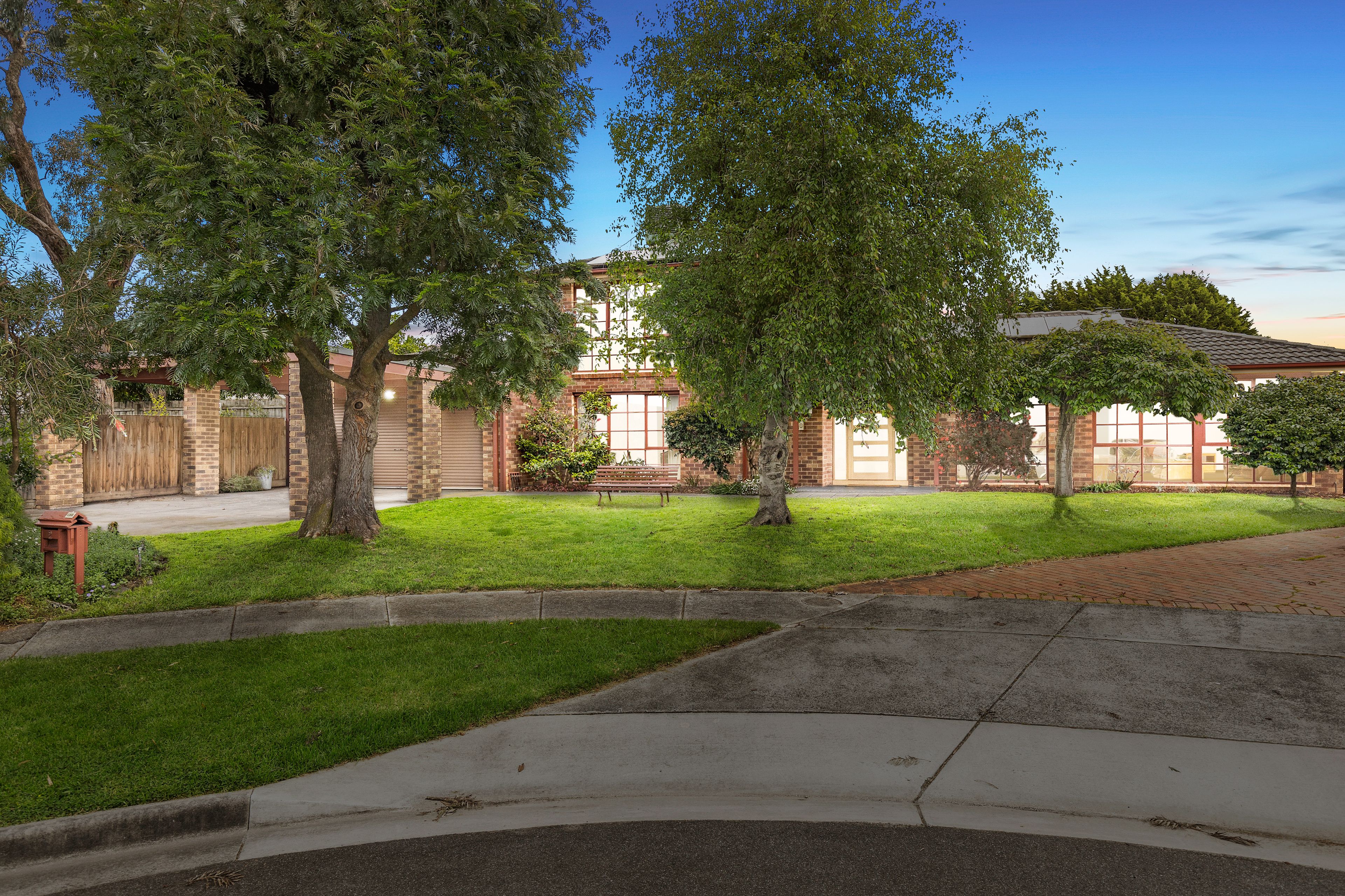 2 Burraneer Close, Ferntree Gully, VIC 3156