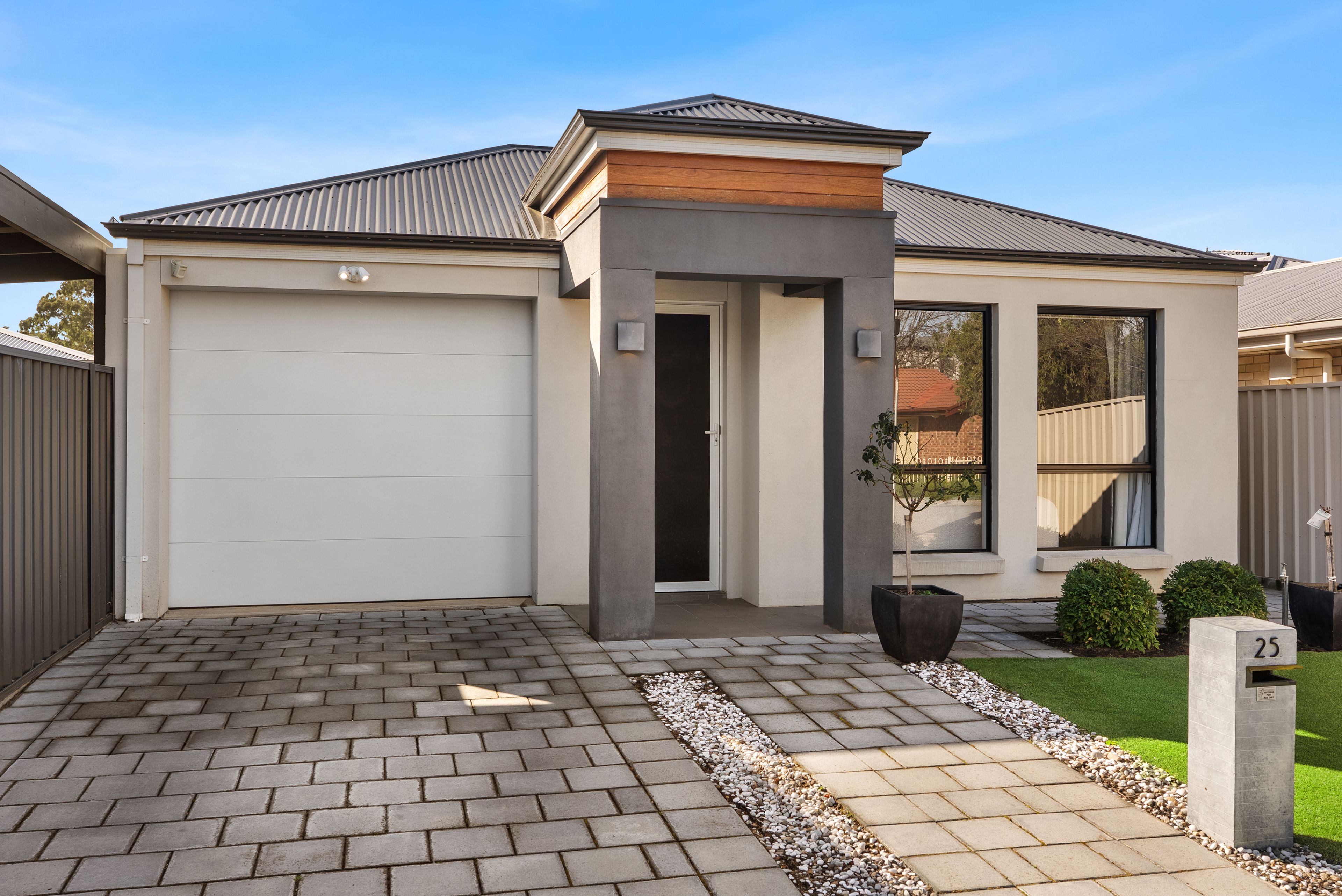 25 Edwards Avenue, Park Holme, SA 5043