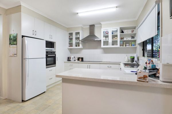 233 Burchfield Avenue, Deniliquin, NSW 2710