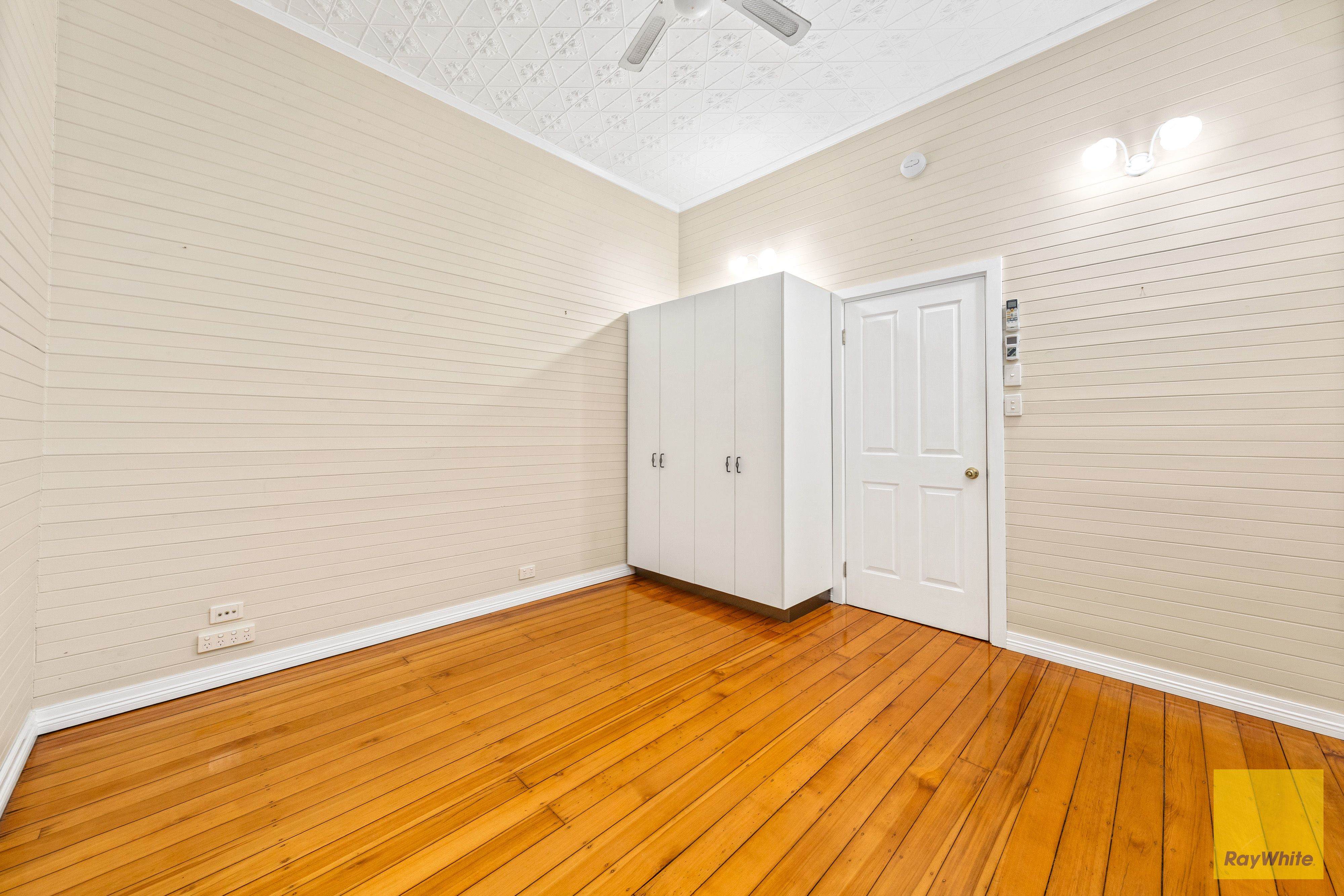 100 Anakie Street — photo 12 of 27
