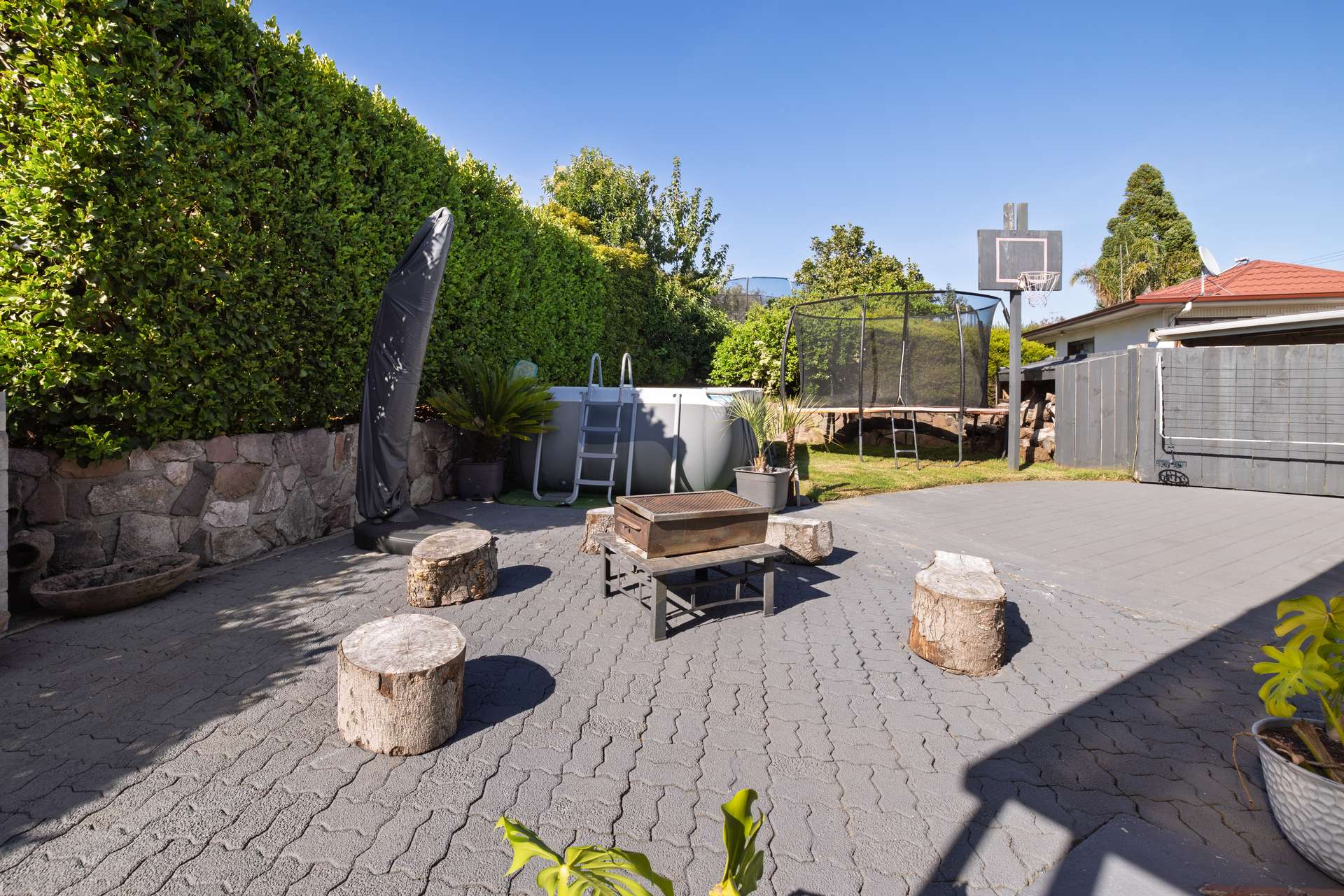 522 Fraser Street photo 1