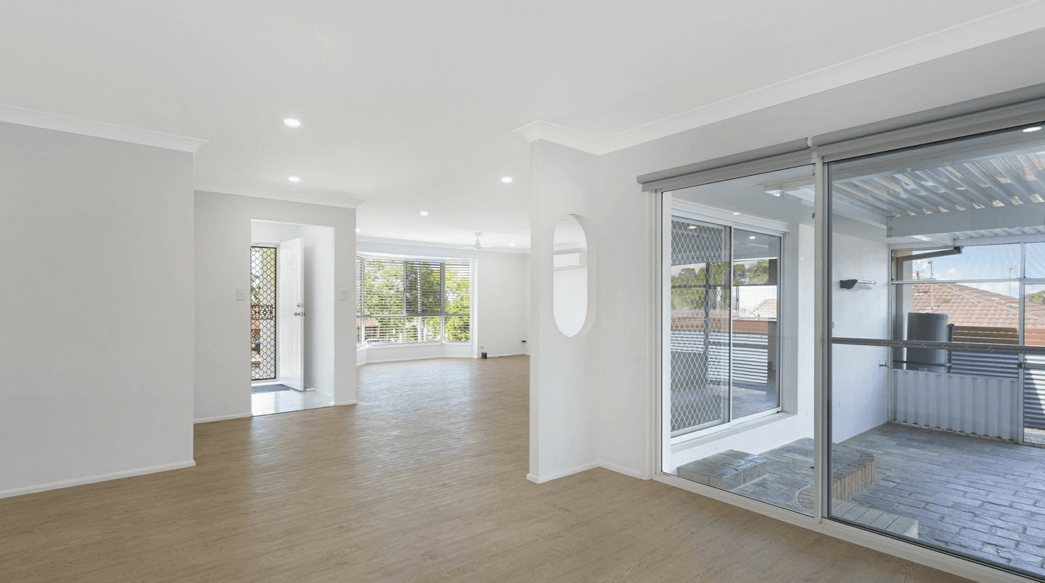 154 Alexander Drive, Highland Park, QLD 4211