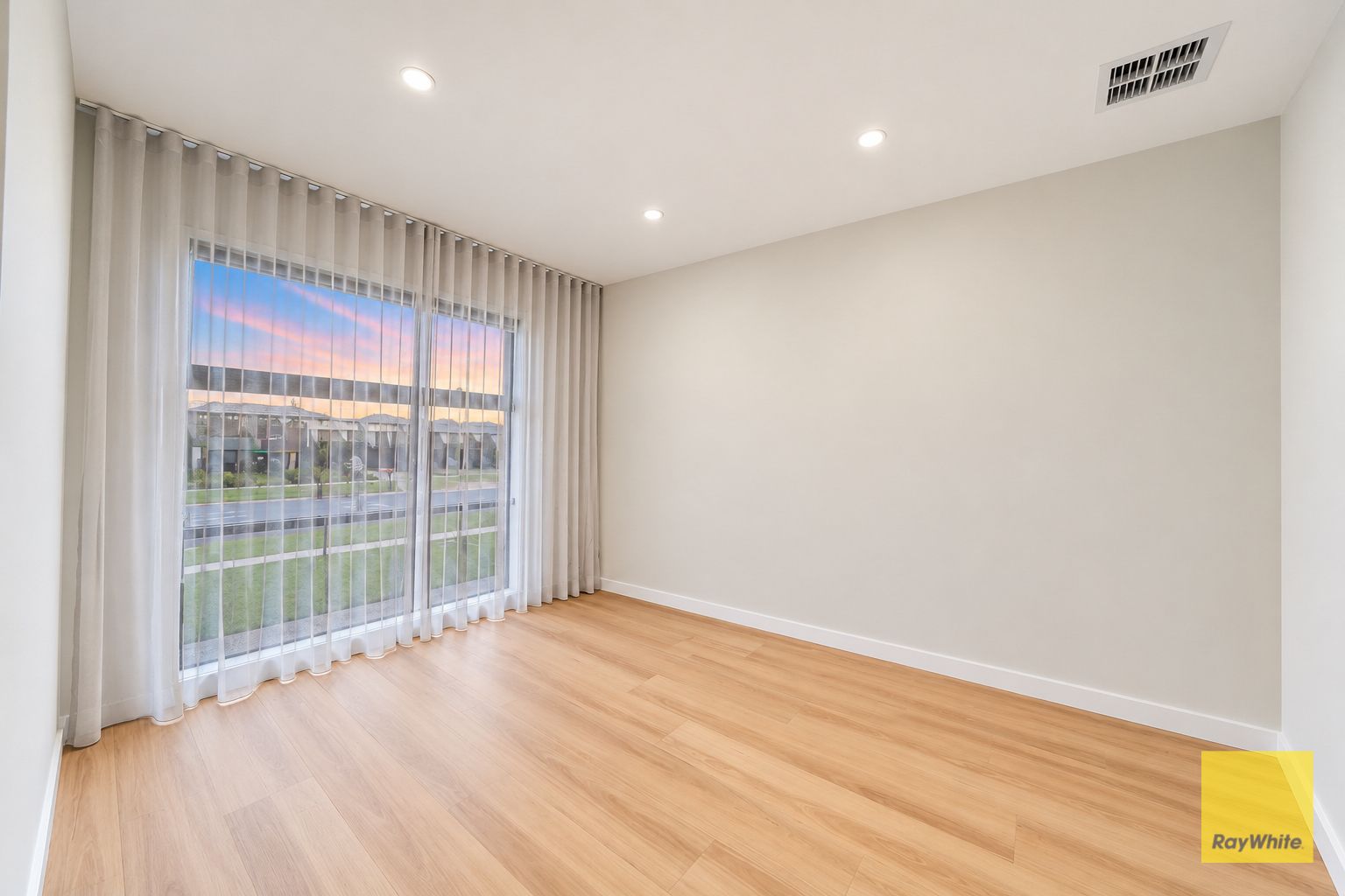 14 Balbi Road — photo 3 of 18