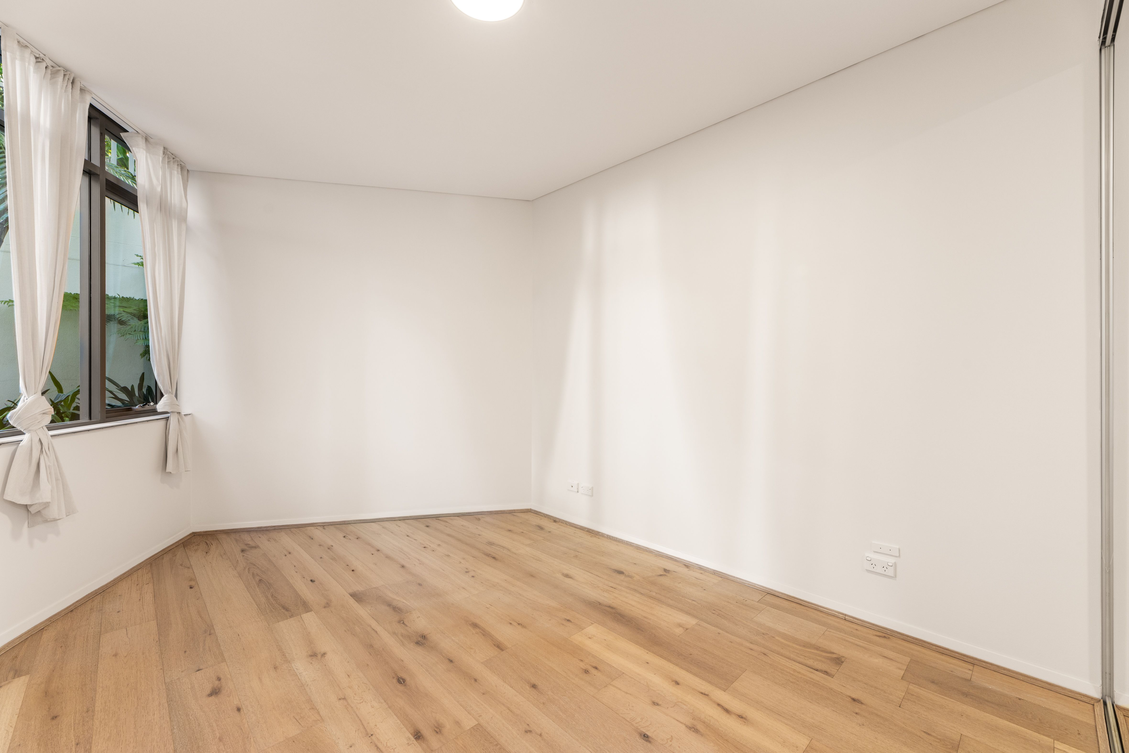 6/65 Hobart Place — photo 9 of 13