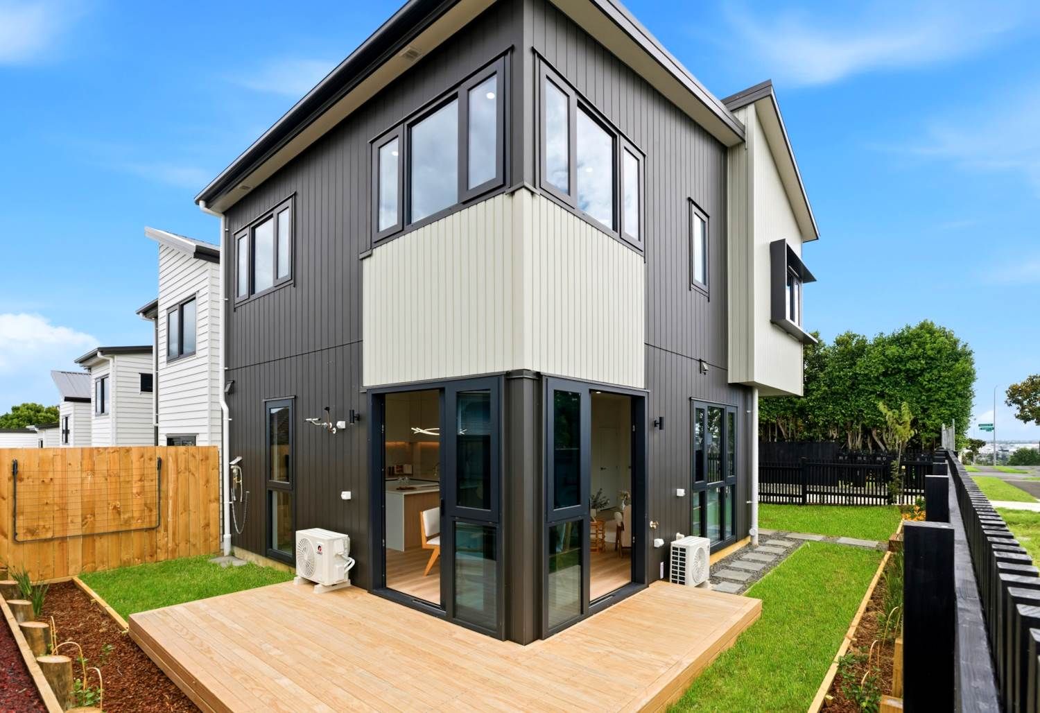 88A Bradbury Road, Botany Downs, Manukau City