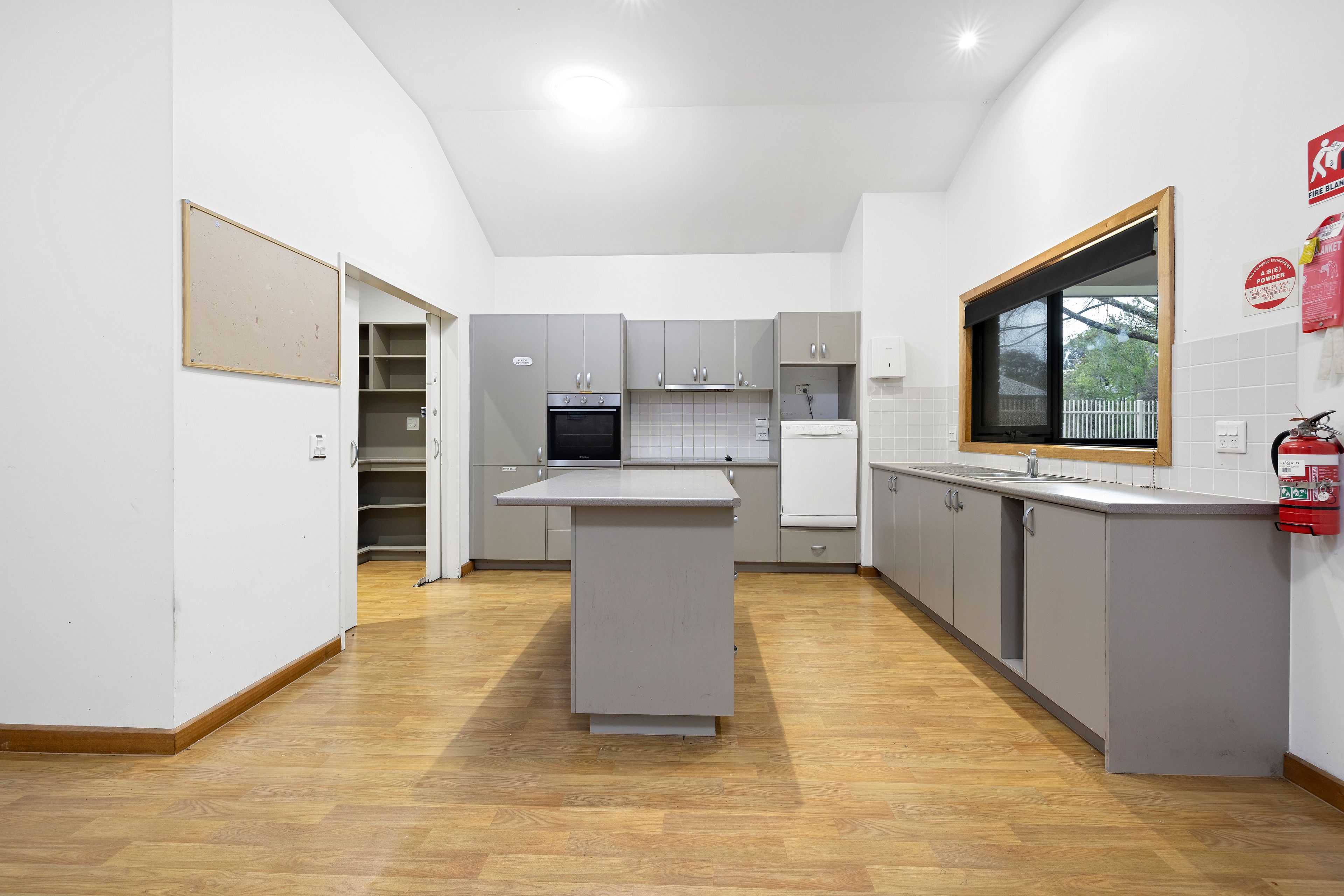 2-4 Willison Street — photo 4 of 20