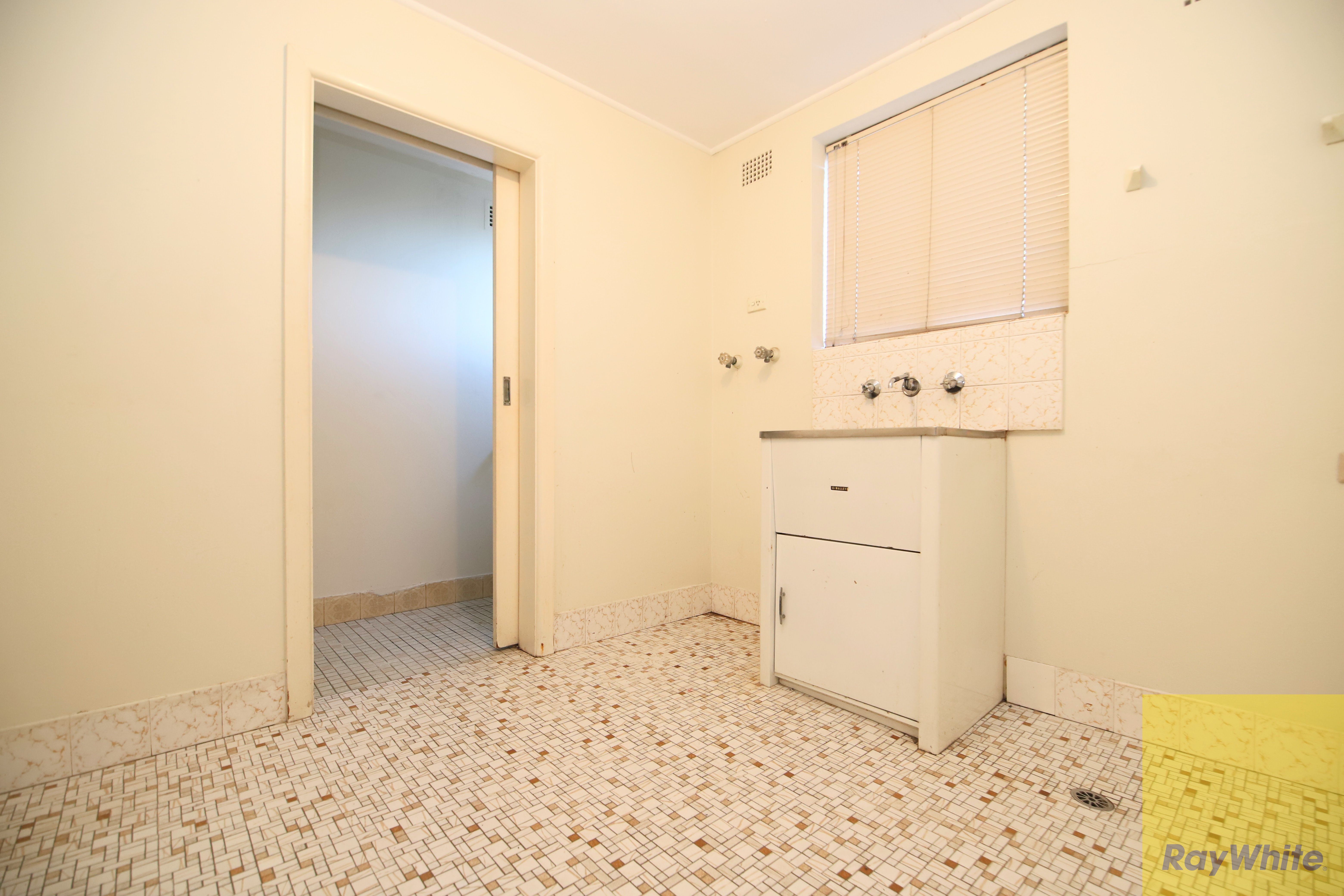 39 Saric Avenue — photo 9 of 12