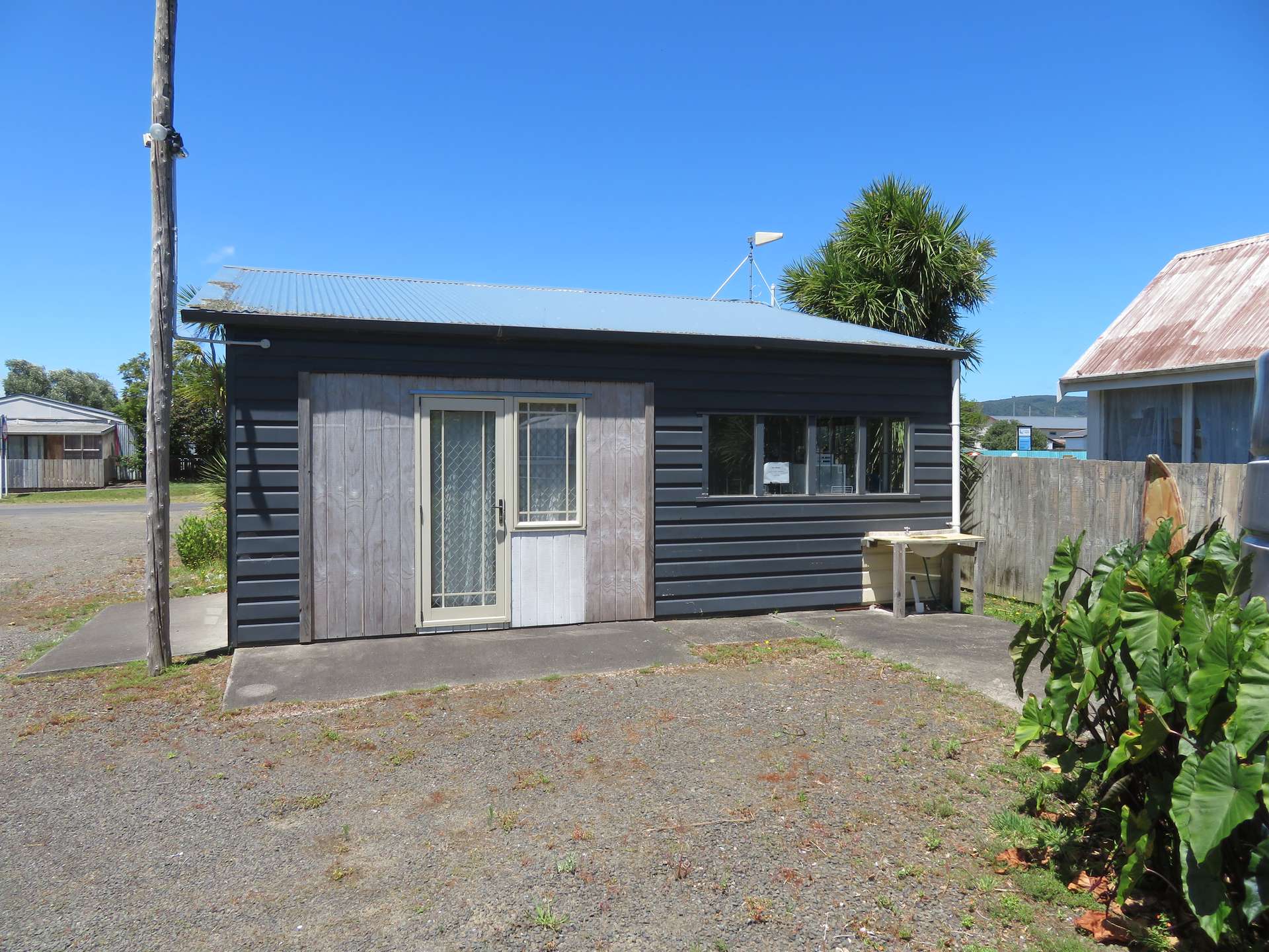 15 Takahe Road photo 6