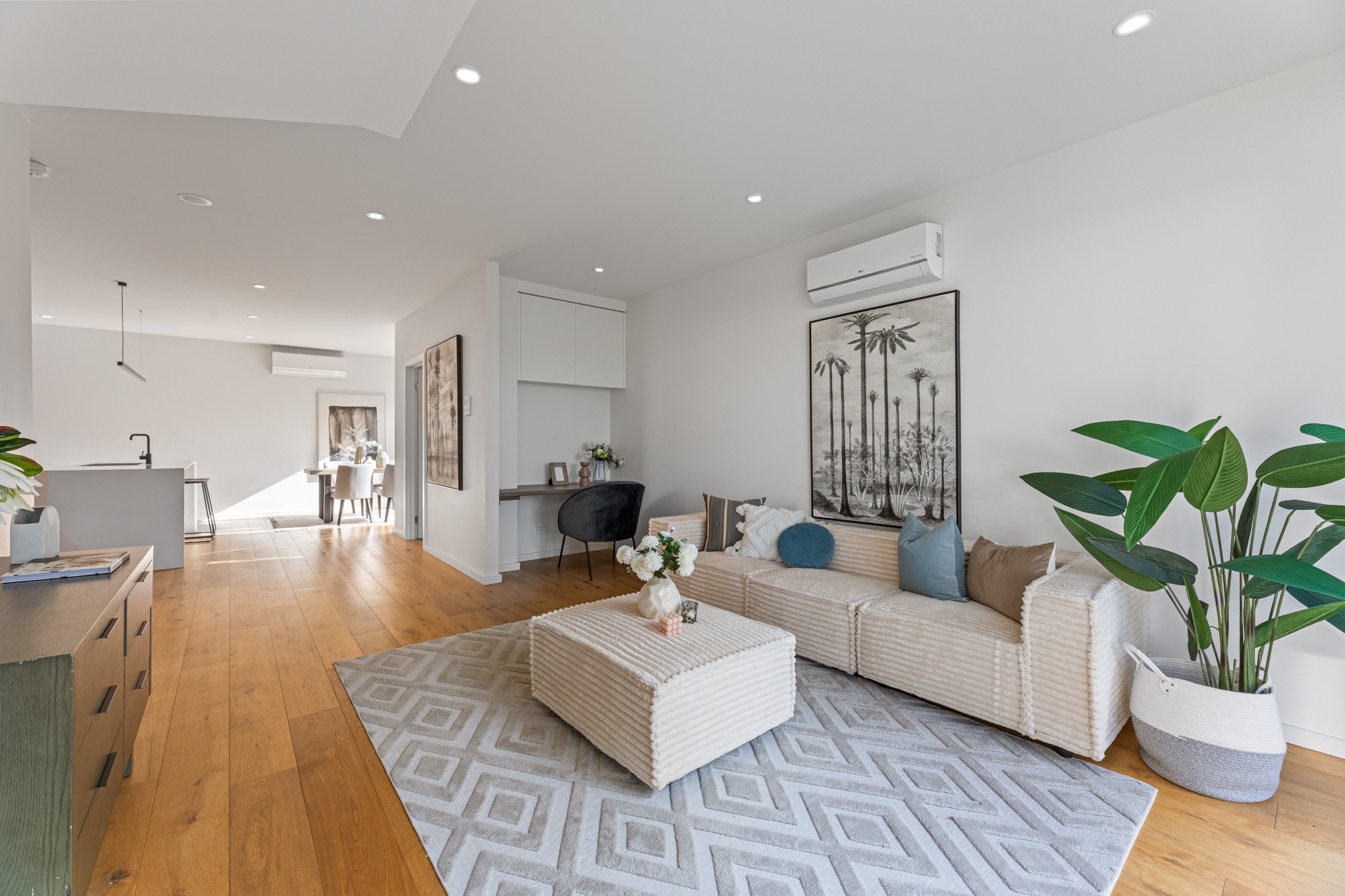 1/1 Winton Street, Burwood, VIC 3125