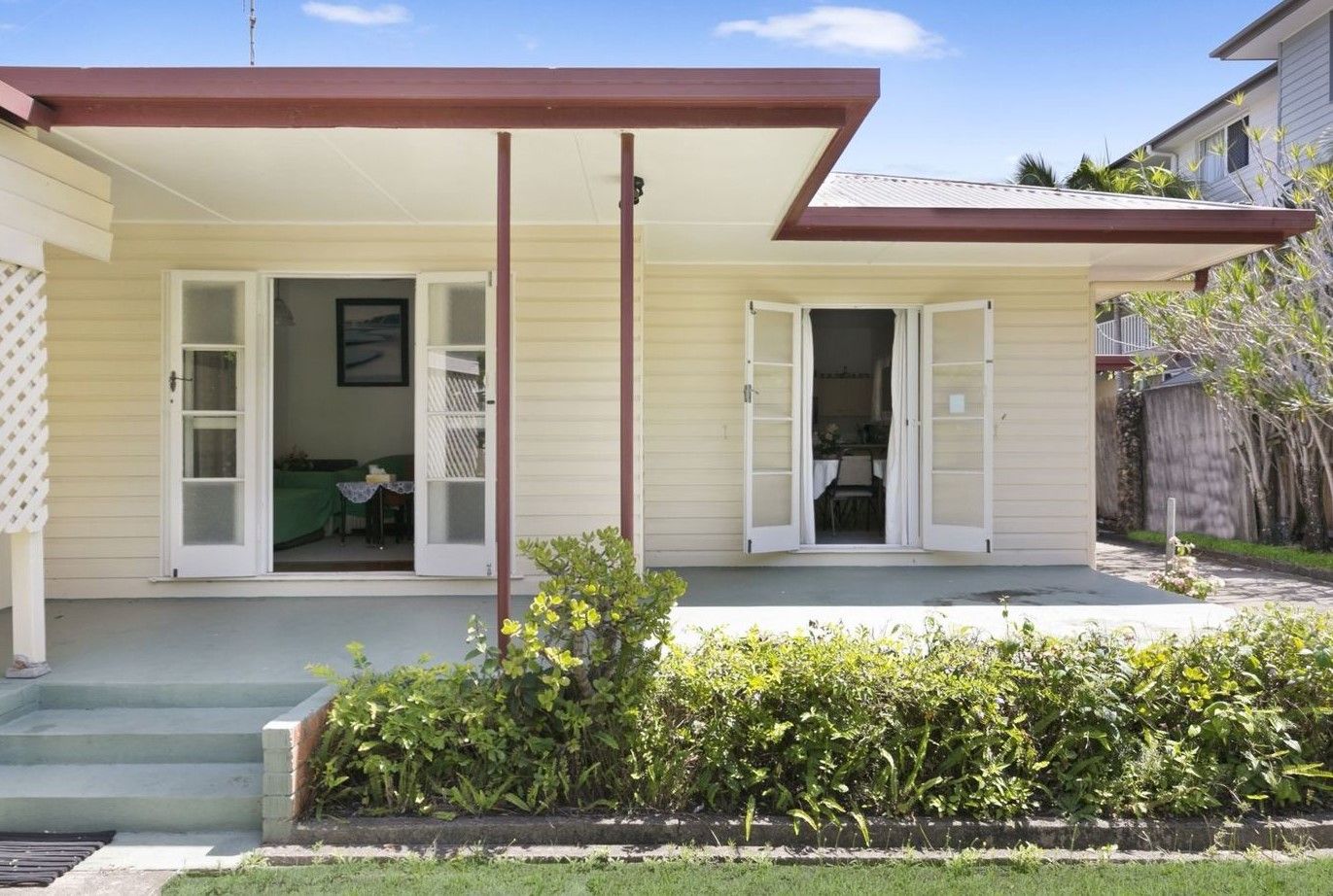 31 WALTON Street, Southport, QLD 4215