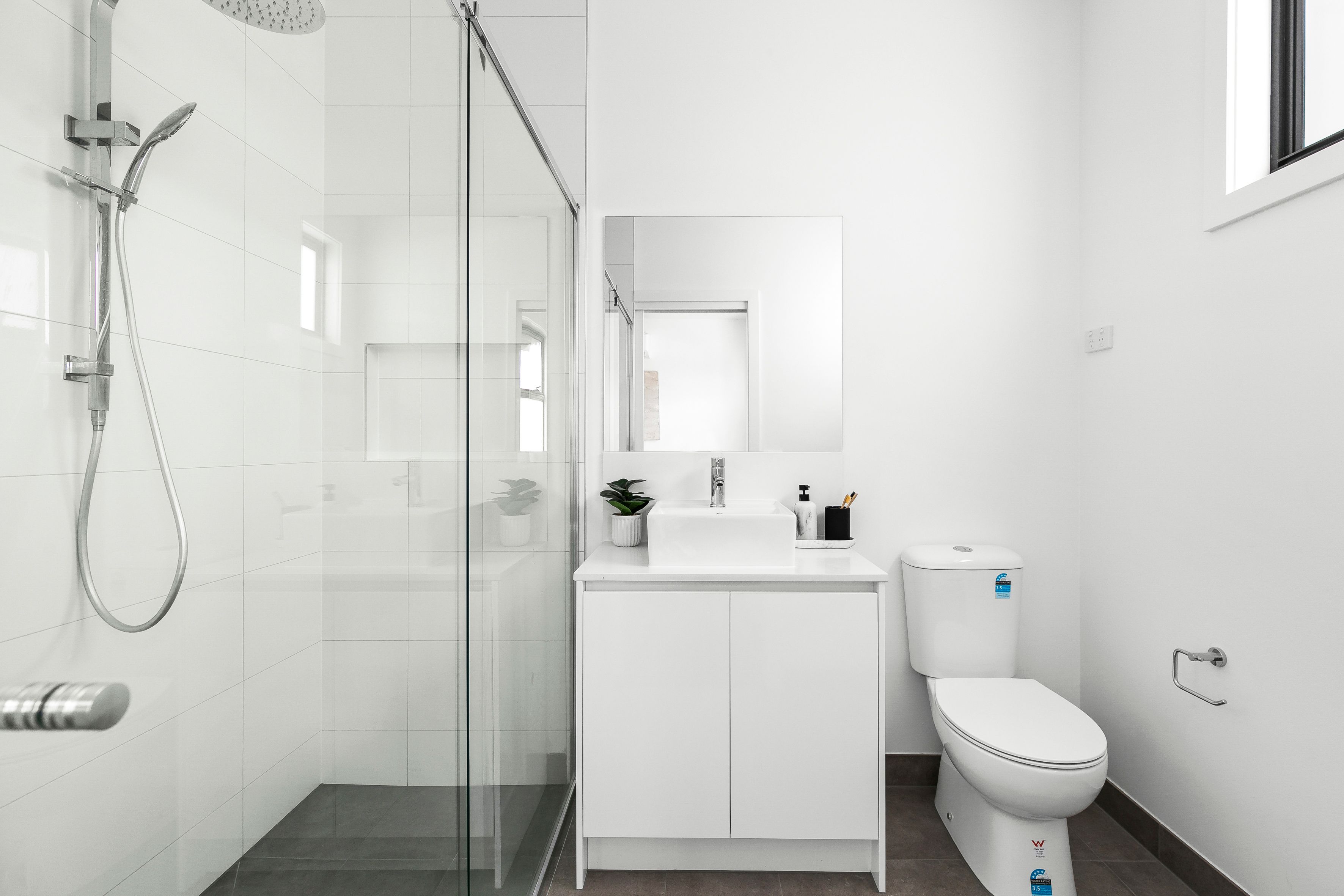2/8 Curie Avenue — photo 12 of 15