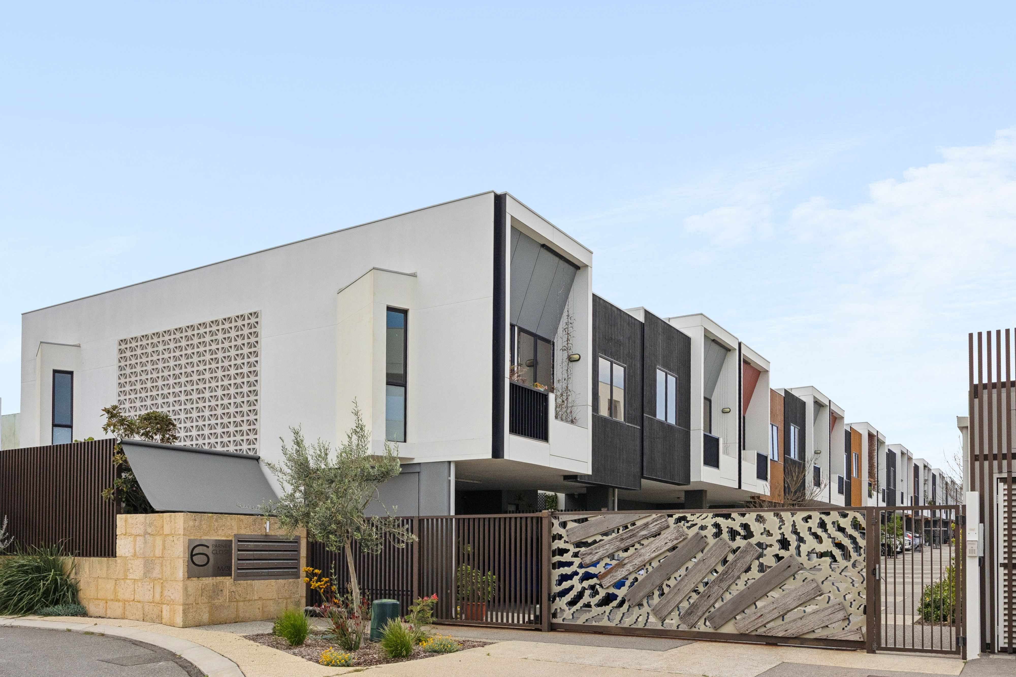 13/6 Parney Close — photo 25 of 30