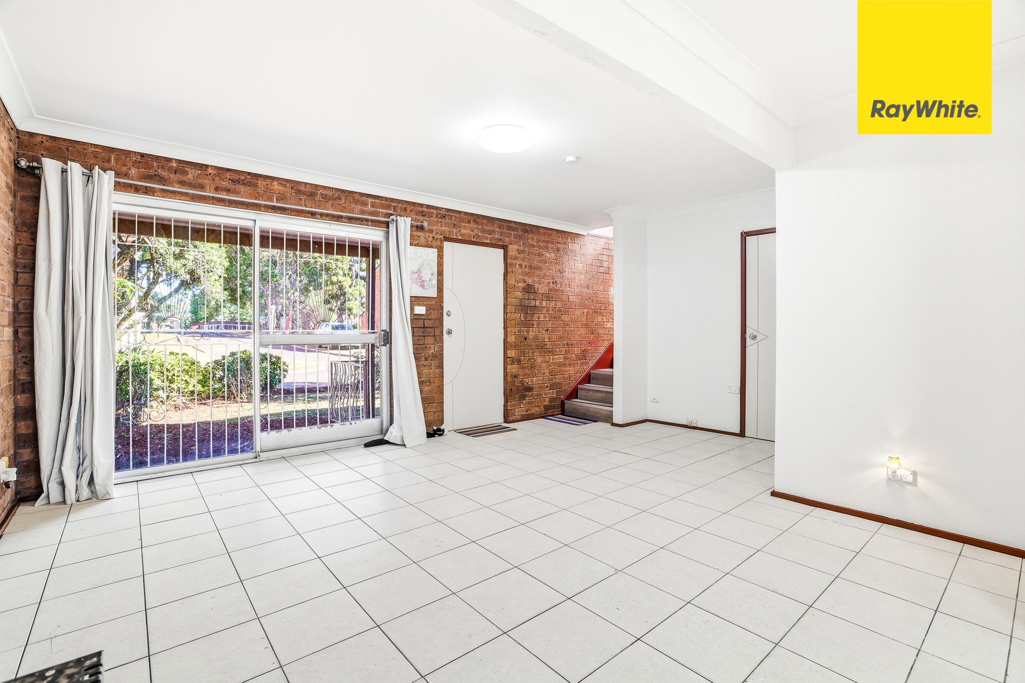 15/1 Schiller Place — photo 4 of 17