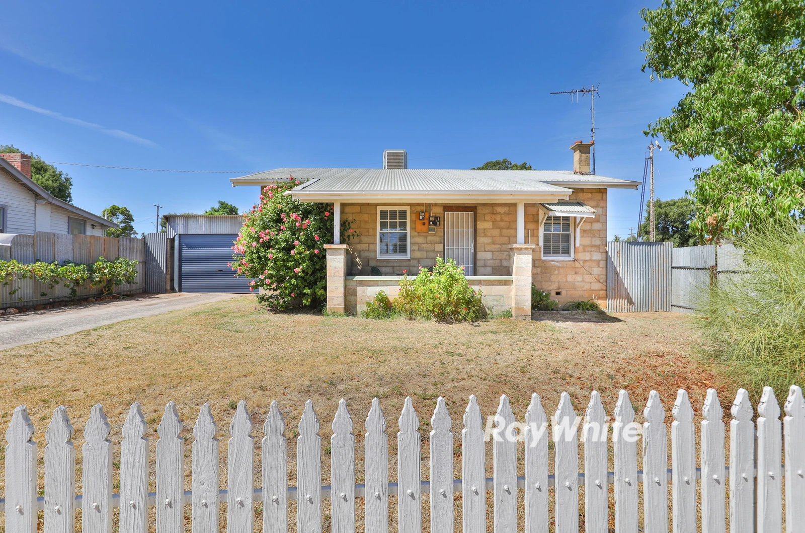 22 Railway Terrace, Ouyen, VIC 3490