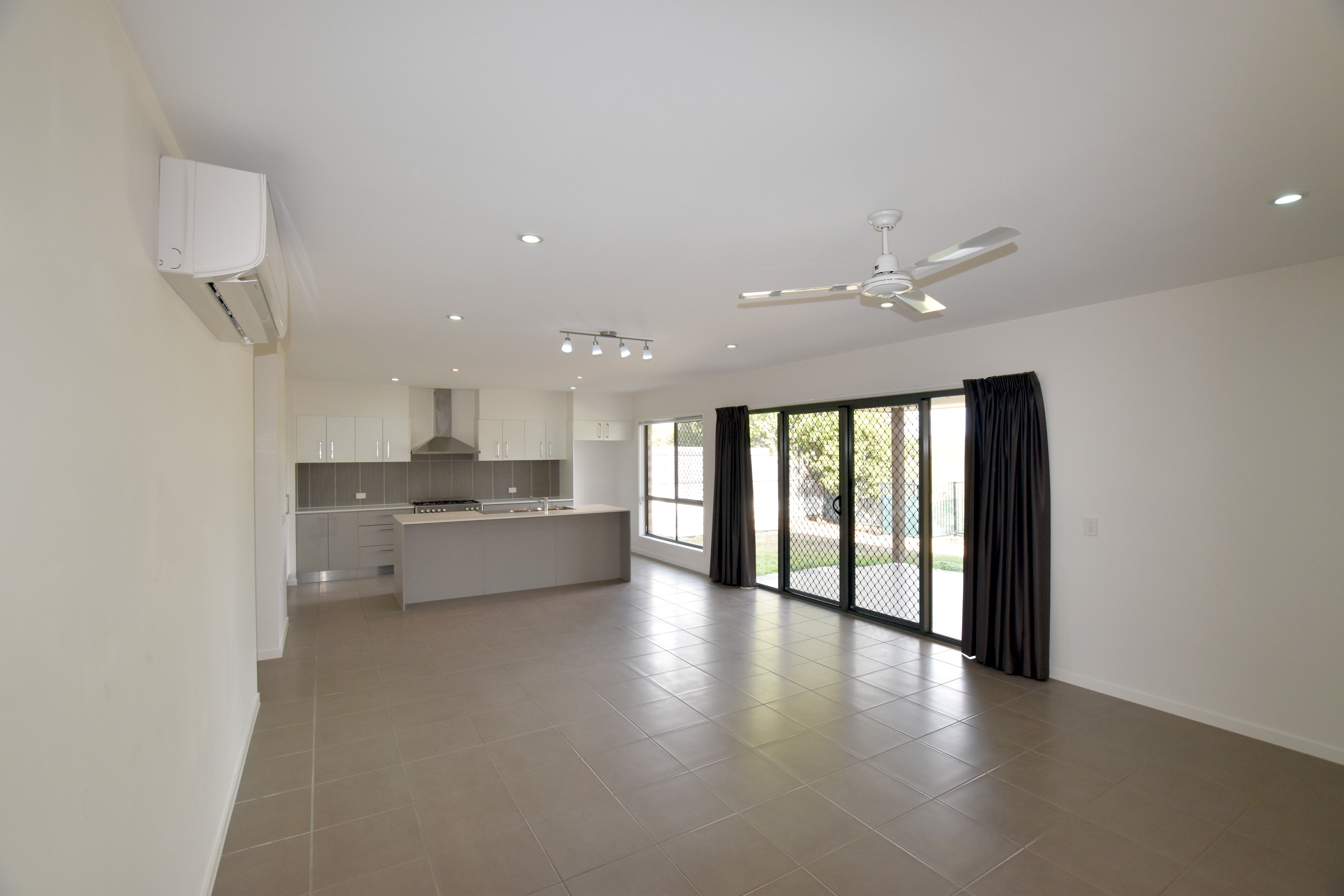 22 Orchard Drive, Kirkwood, QLD 4680