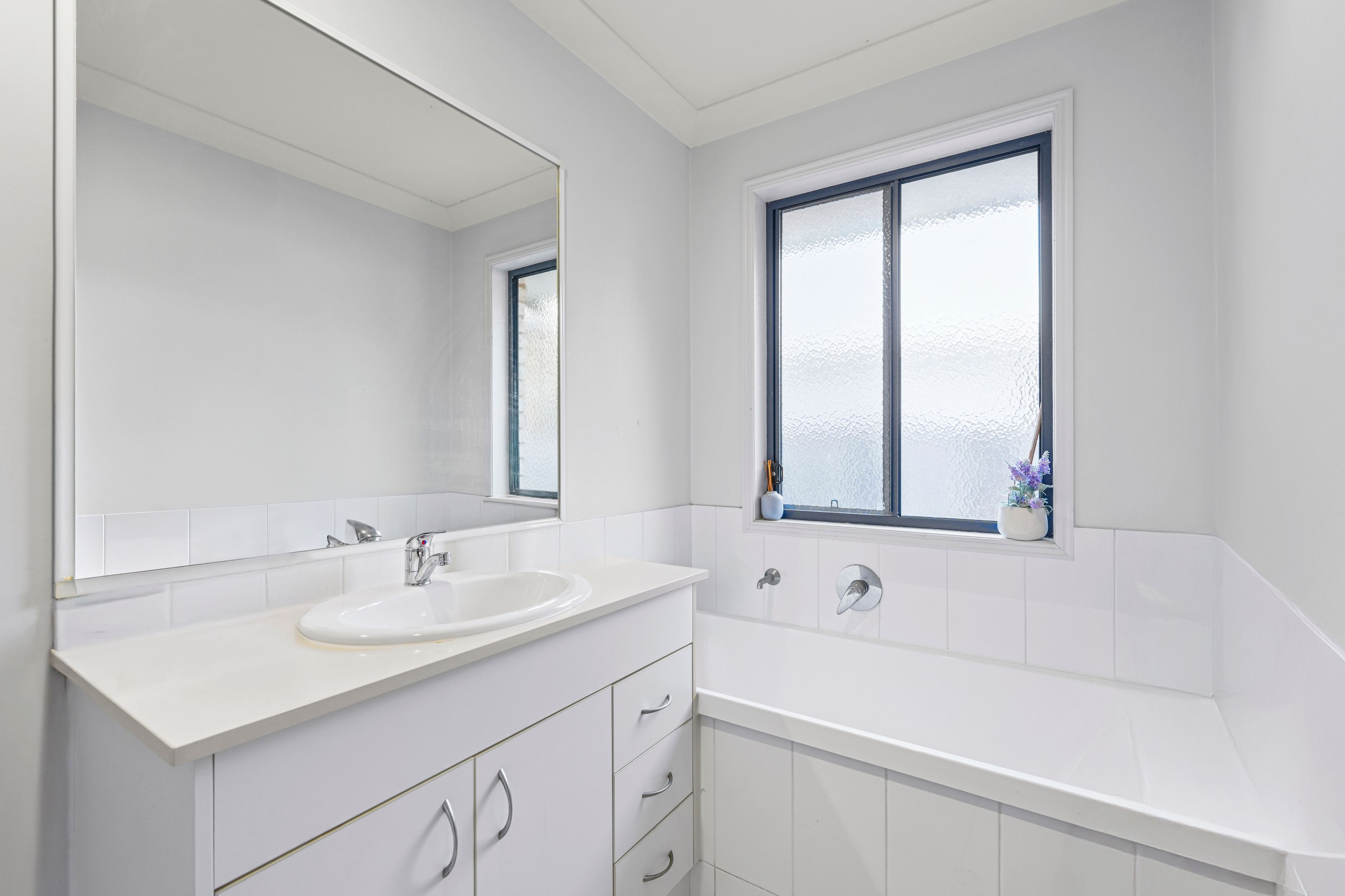 133 Raceview Street — photo 11 of 18