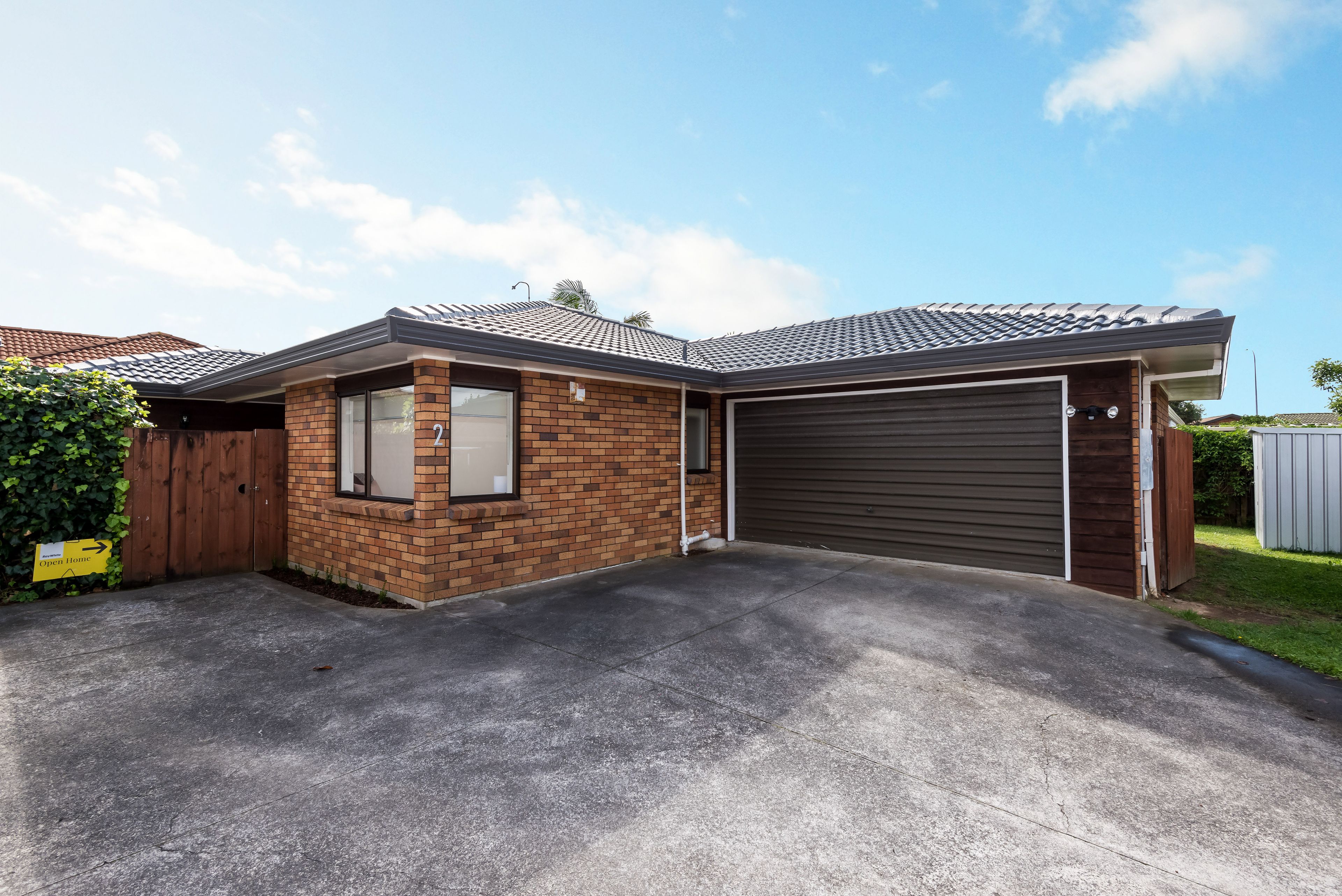 2/11 Golfland Drive, Golflands, Manukau City