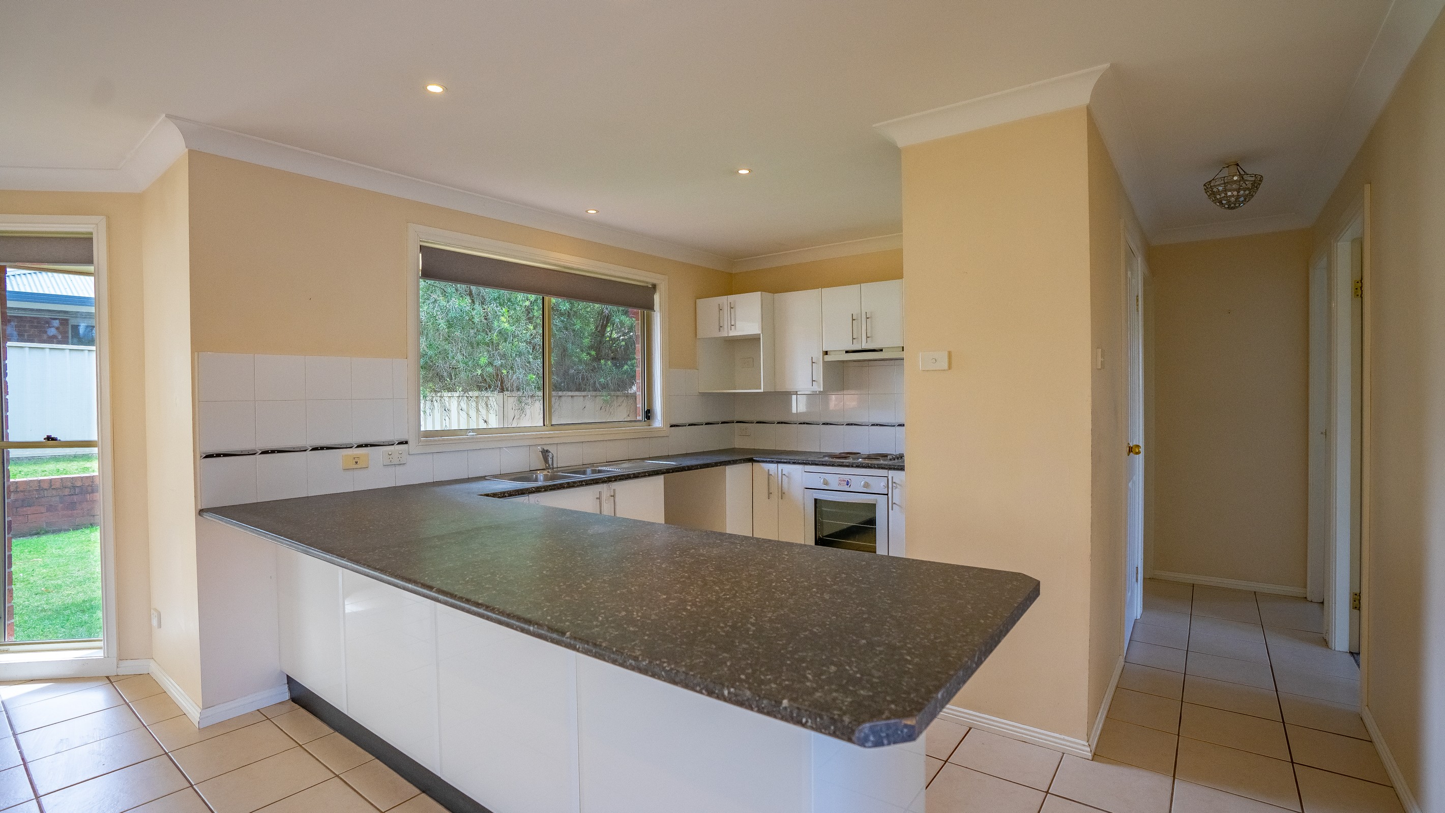 2/24 Strutt Crescent, Metford, NSW 2323
