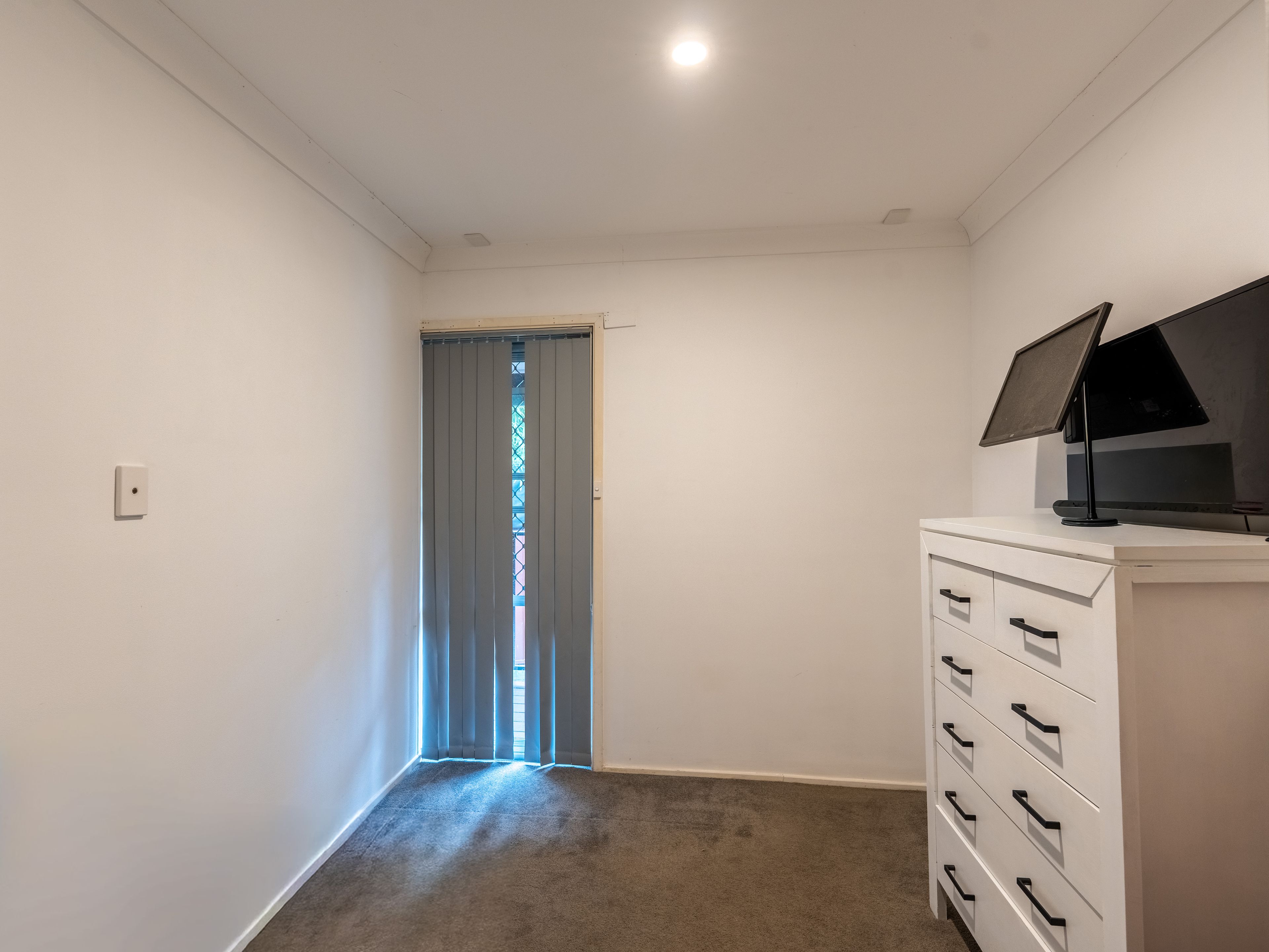 4/10-12 Waterloo Street — photo 8 of 11