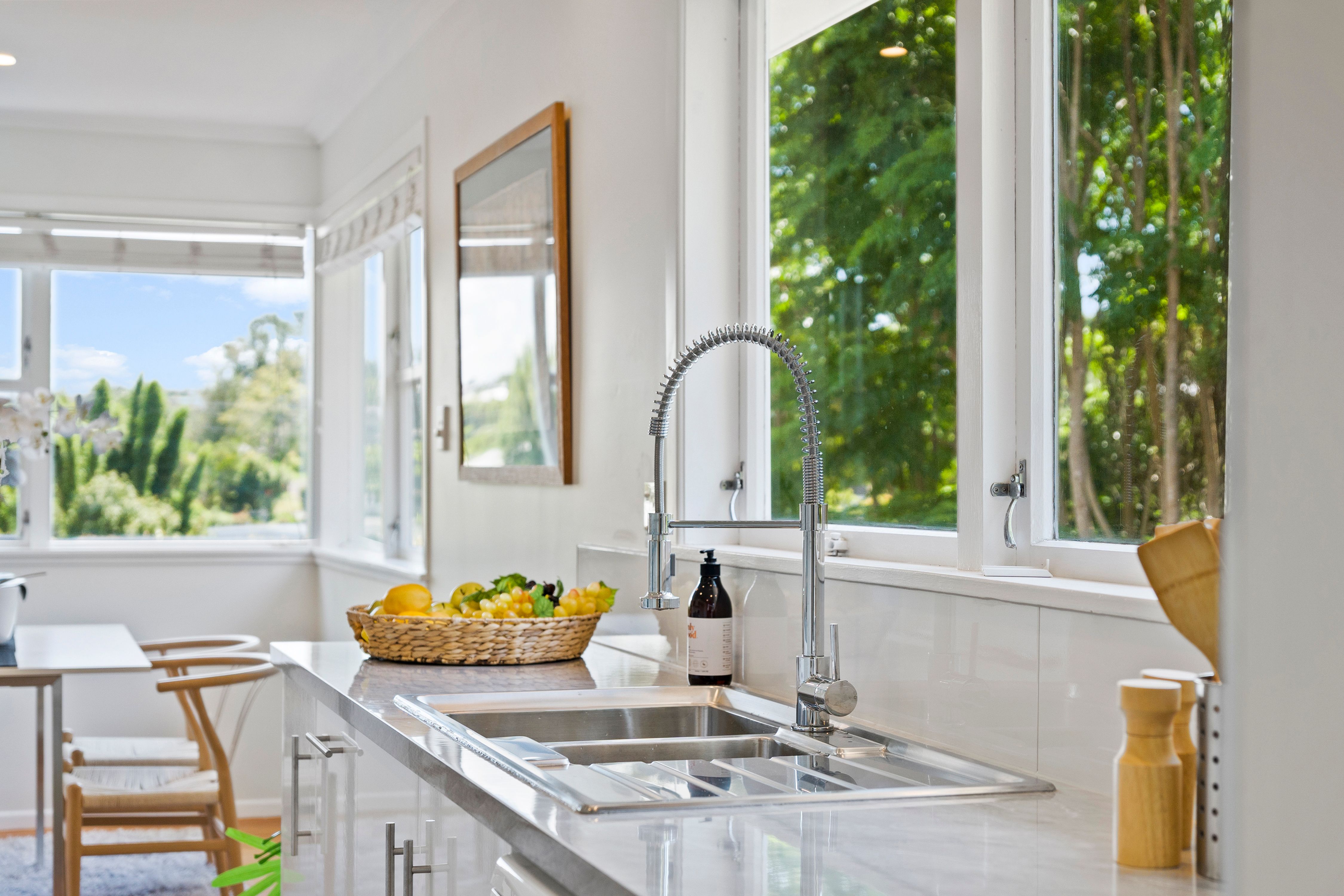 11 Powrie Street, Glenfield, North Shore City