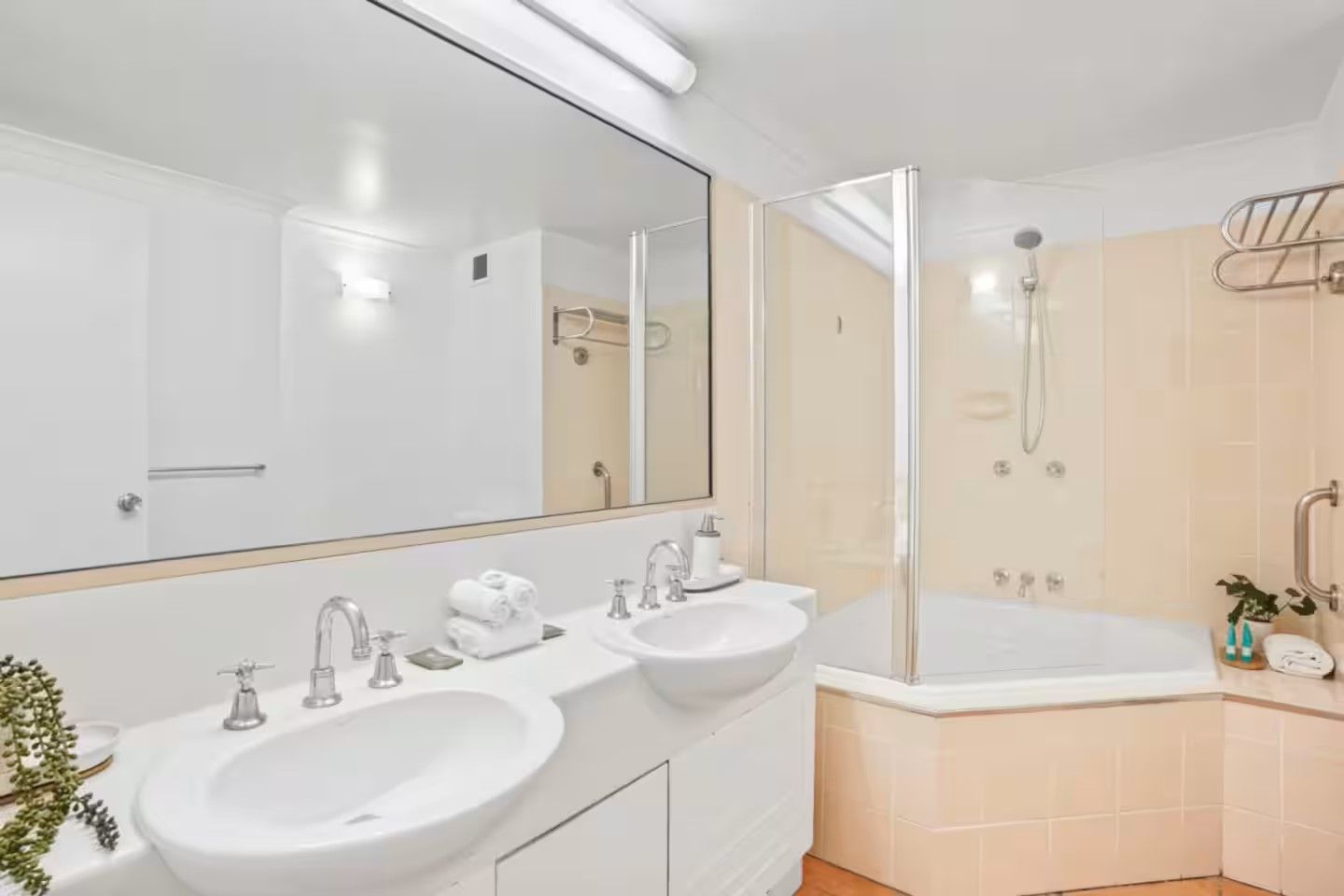 C203/316 Port Douglas Road — photo 5 of 10