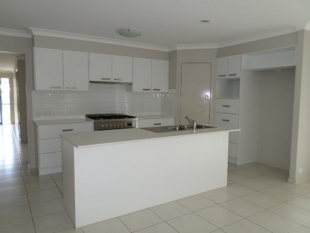 Augustine Heights, QLD 4300
