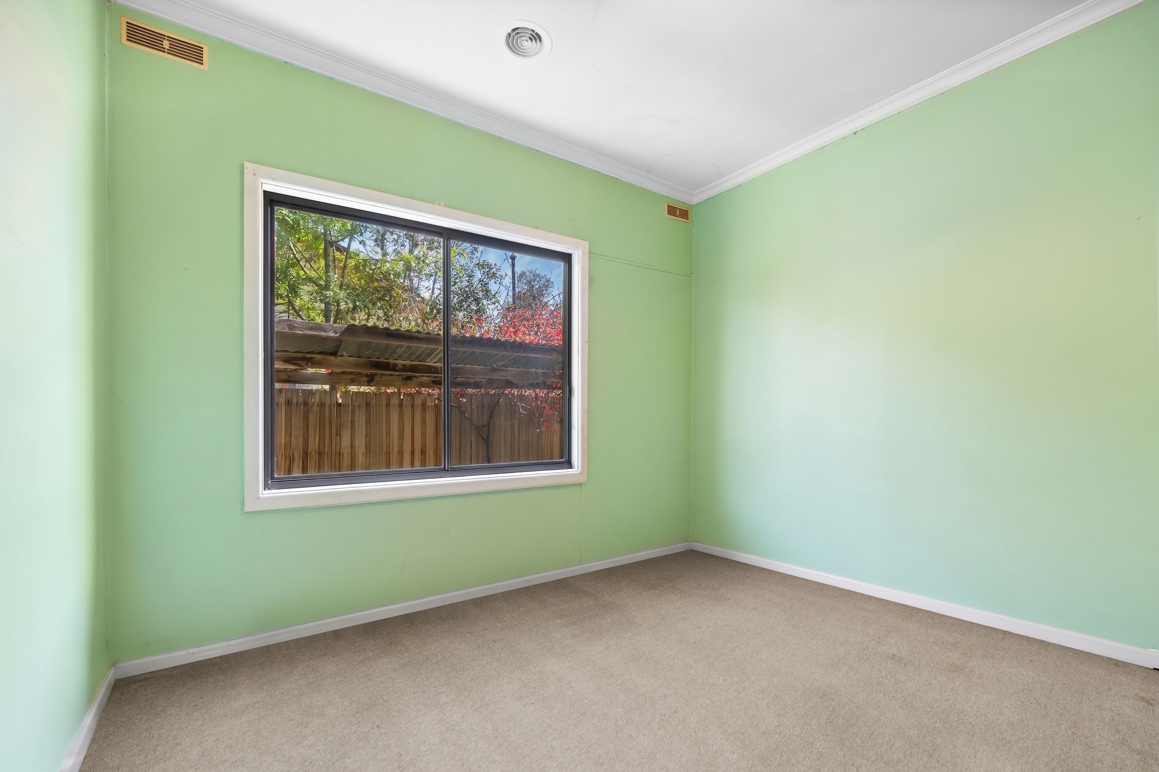 17 Laidlaw Street — photo 10 of 18