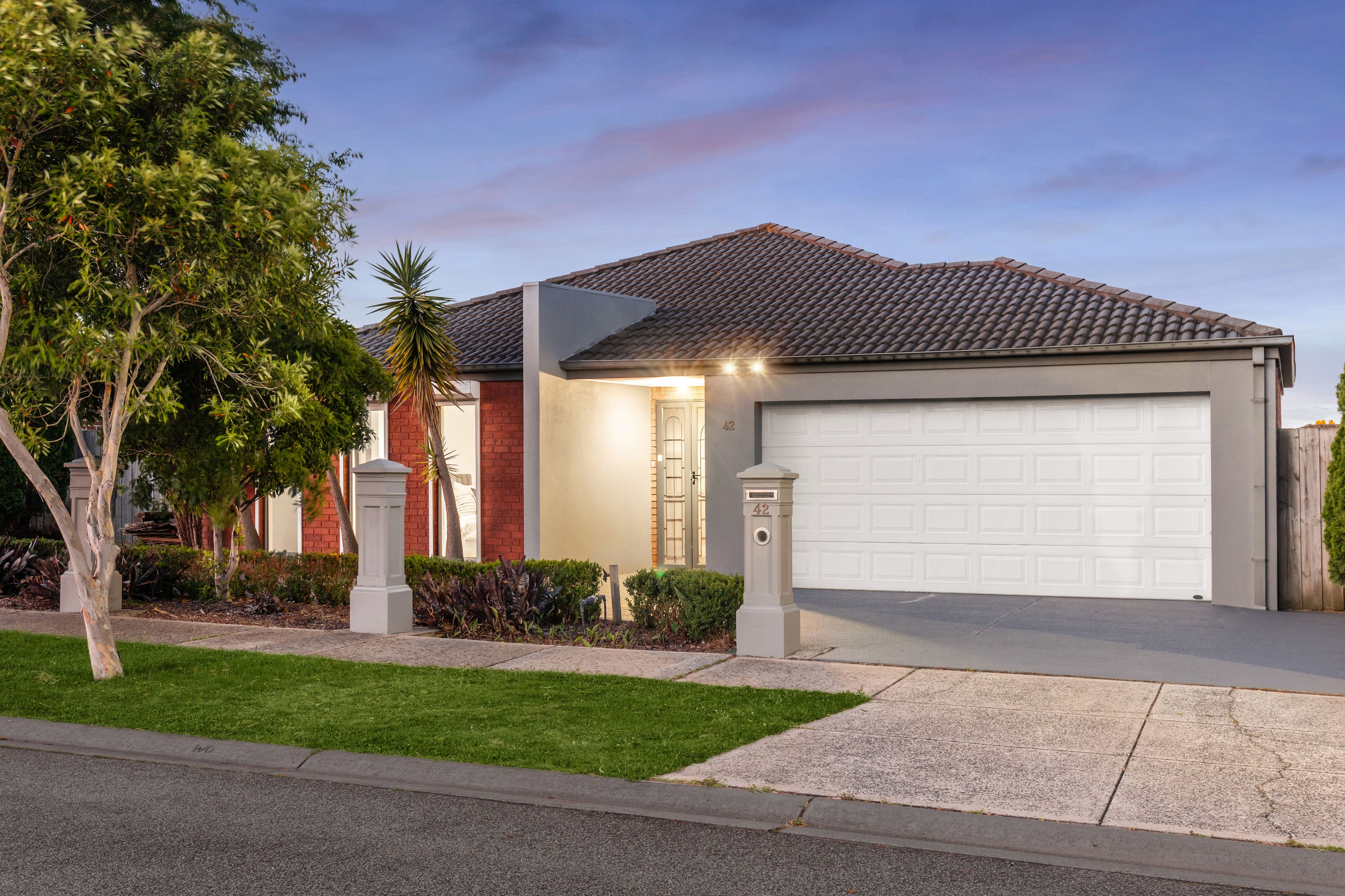 42 Ebony Street, Cranbourne VIC 3977