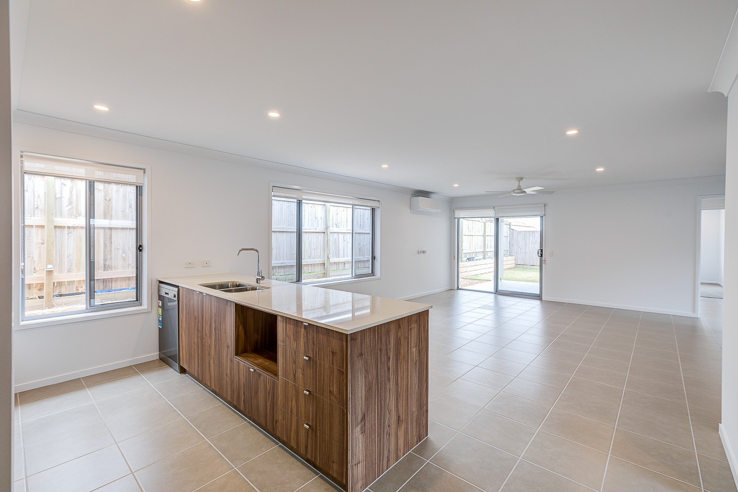 9 Flannery Terrace, Park Ridge, QLD 4125