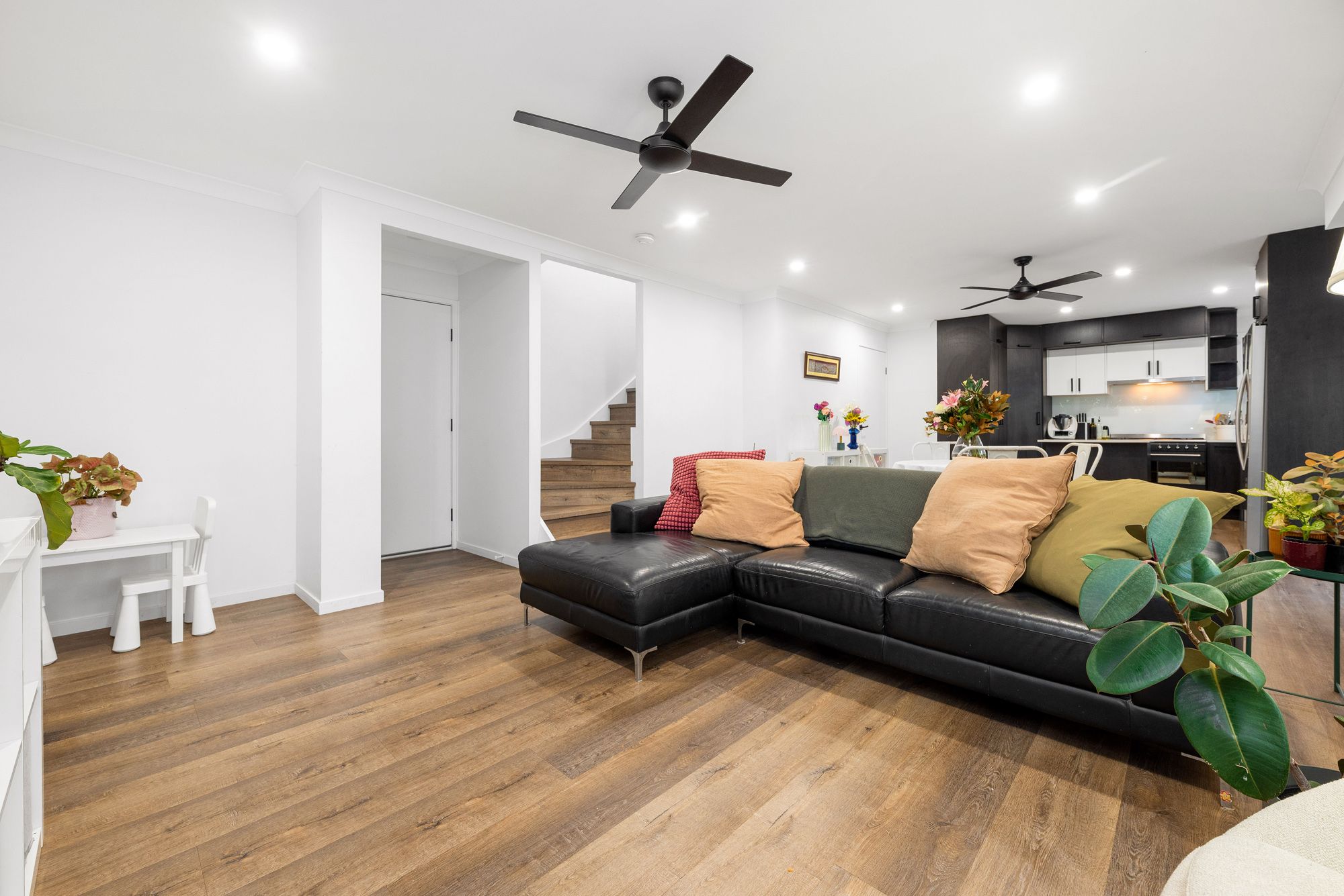 2/10 Rolle Street, Holland Park West, QLD 4121