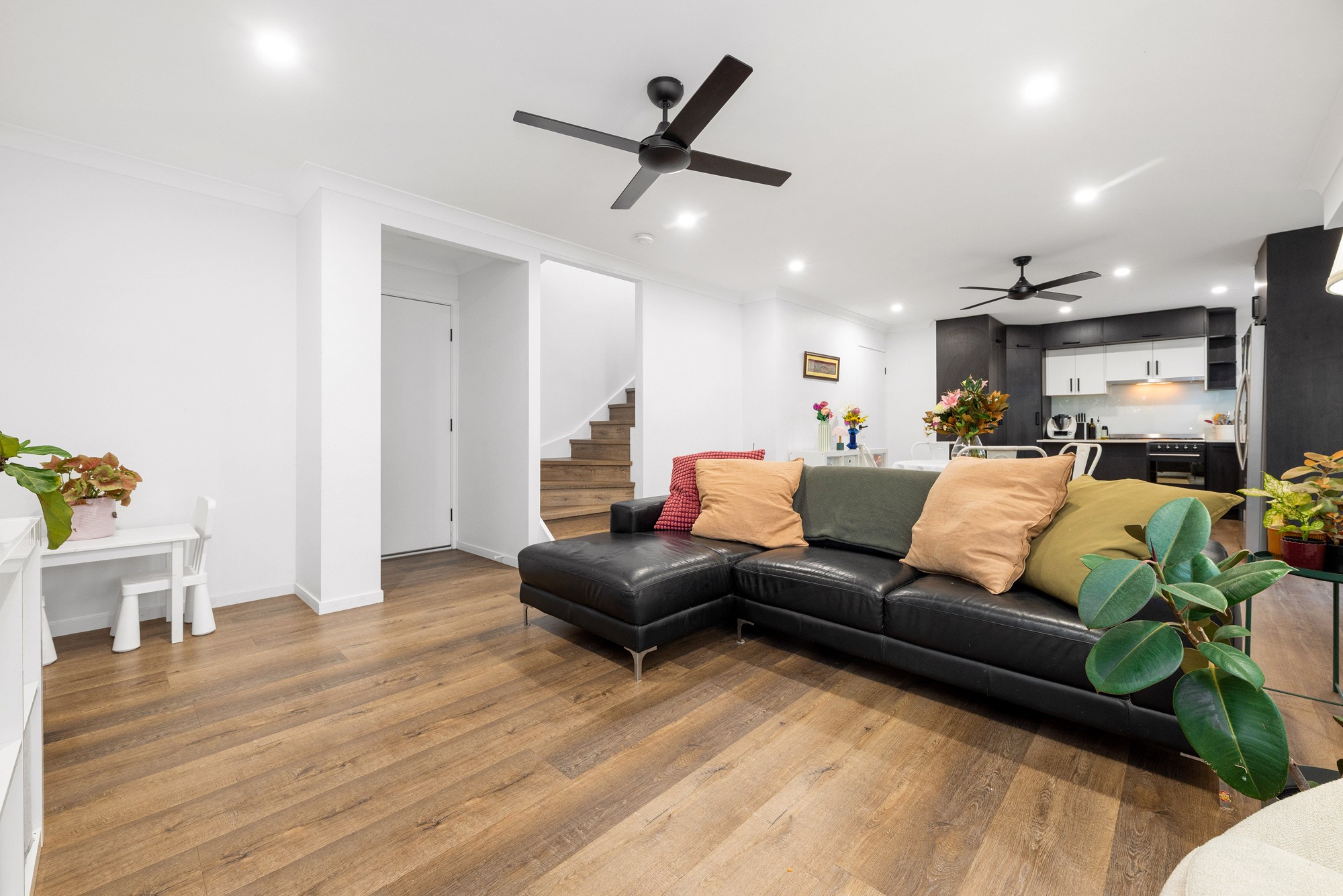 2/10 Rolle Street, Holland Park West, QLD 4121